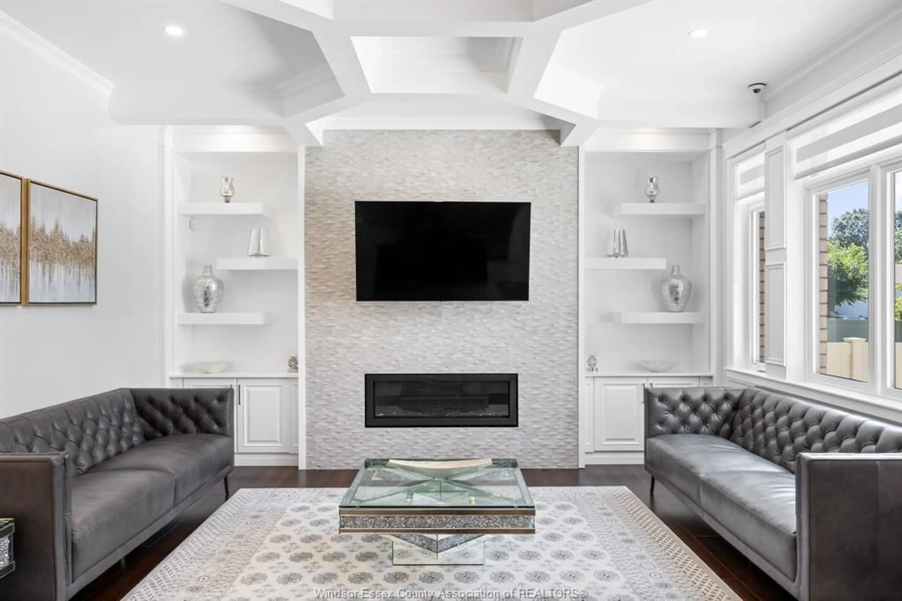 Home theater for 600 KENWOOD, LaSalle Ontario N9J 0C9