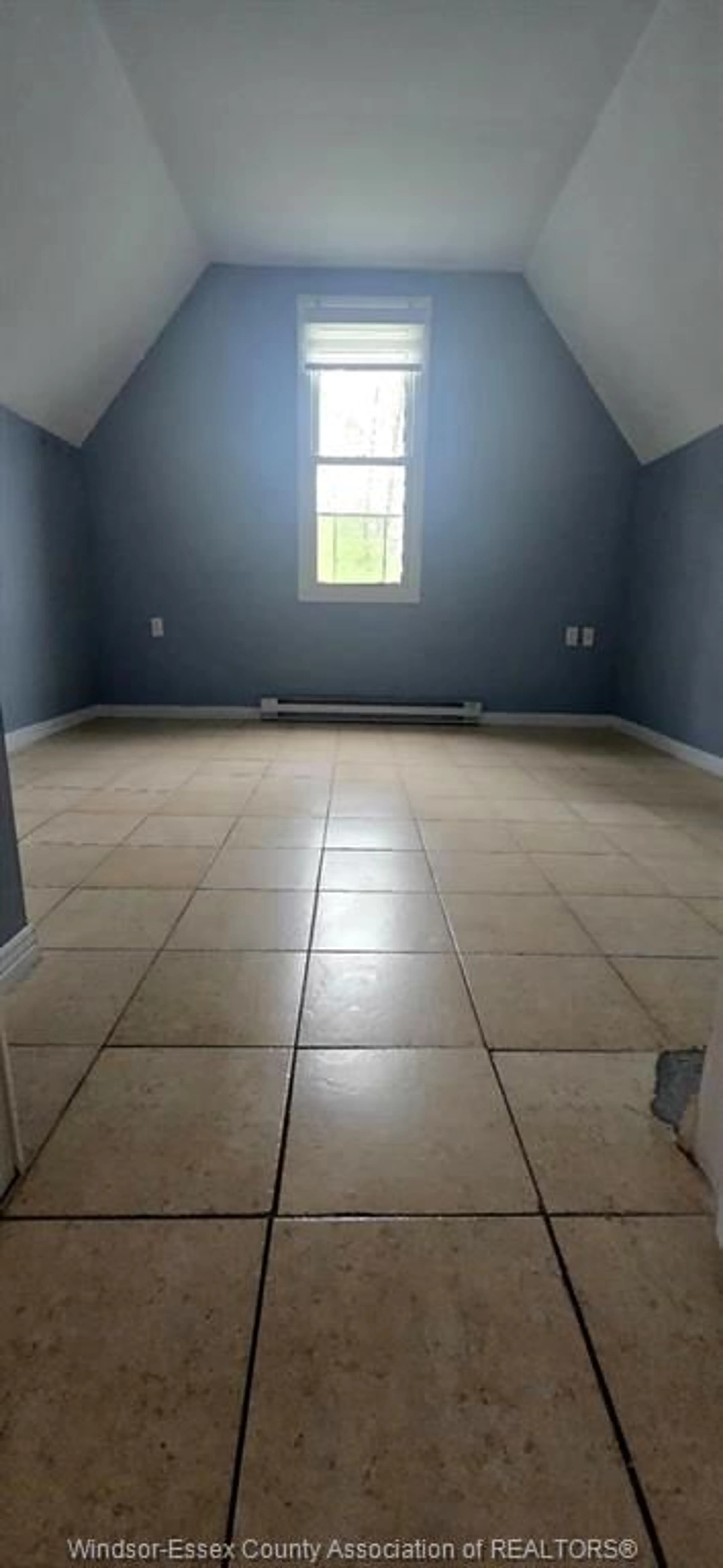 A pic of a room for 253 CURRY, Windsor Ontario N9B 2B4