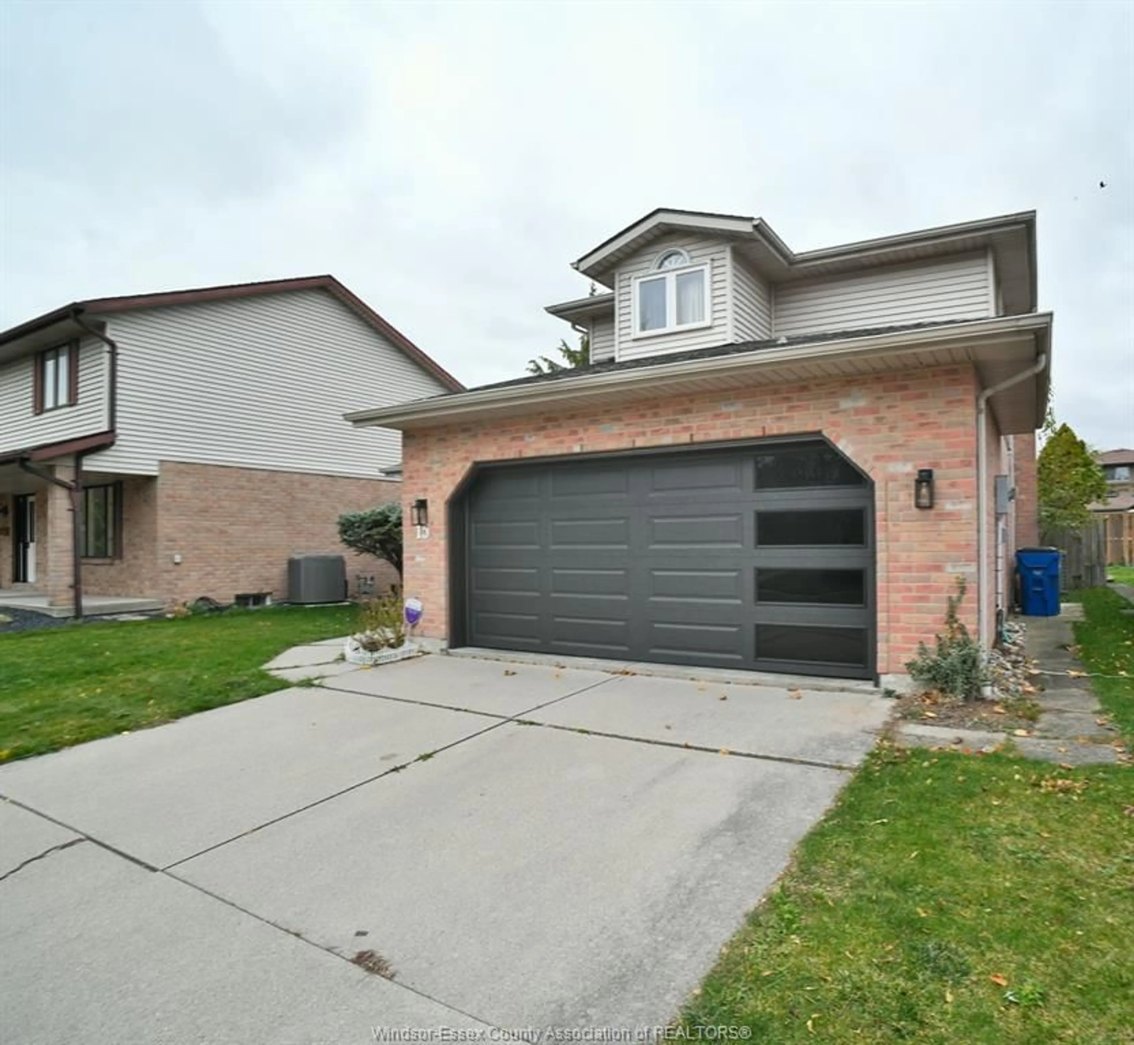 Home with brick exterior material, street for 15 TURQUOISE Crt, Chatham Ontario N7M 6G8