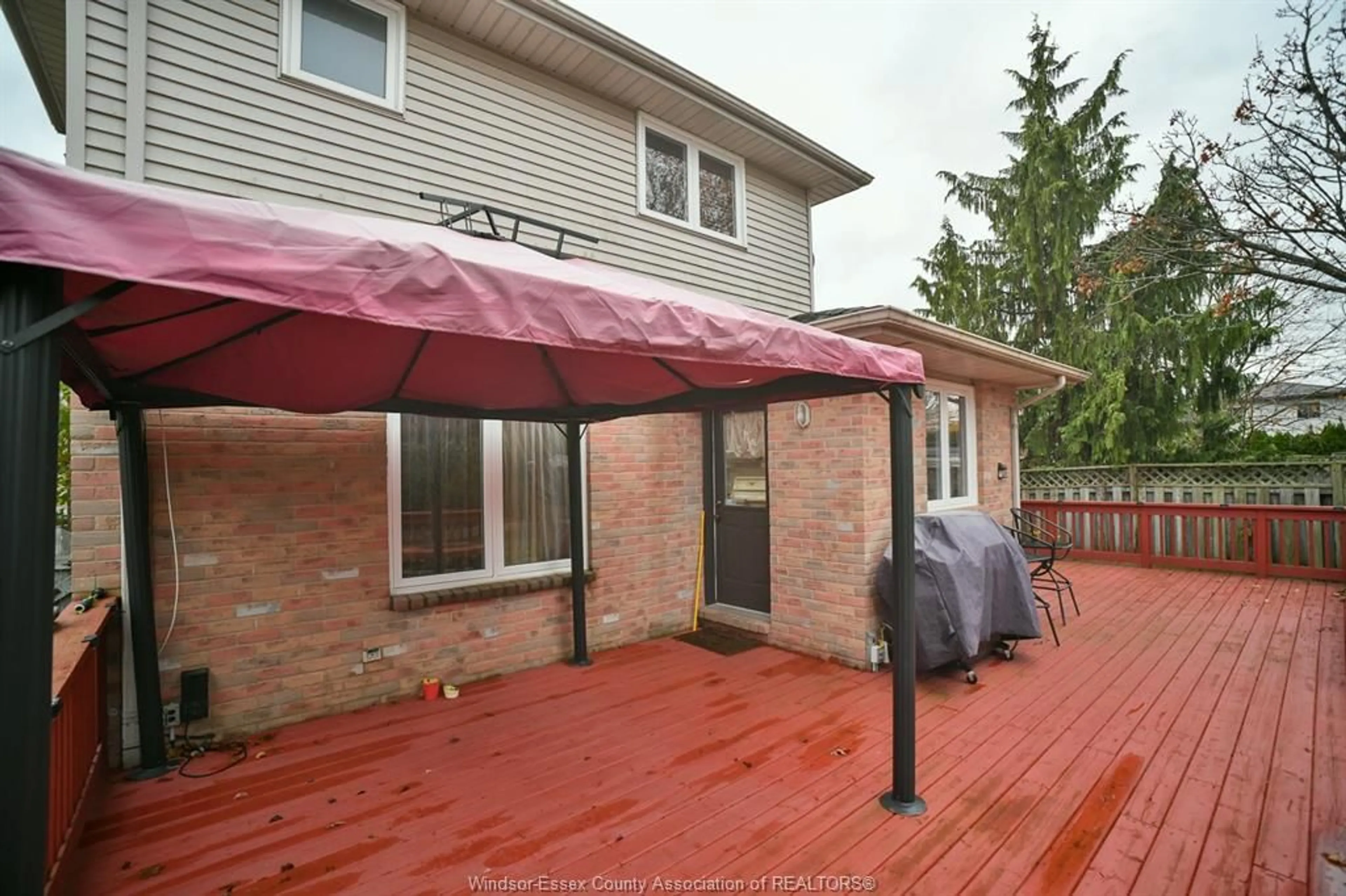 Patio, street for 15 TURQUOISE Crt, Chatham Ontario N7M 6G8