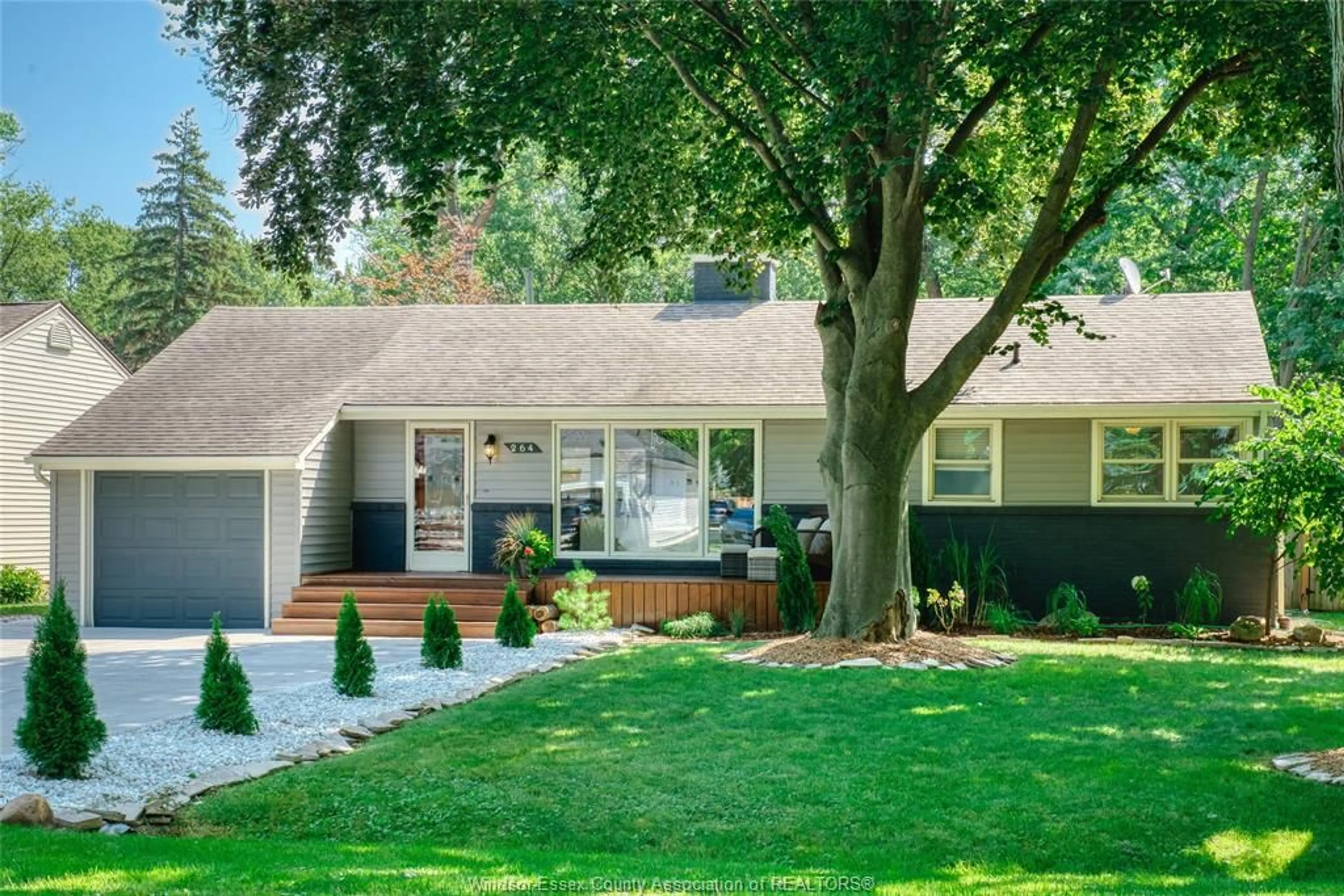 Home with vinyl exterior material, street for 264 ARLINGTON Blvd, Tecumseh Ontario N8N 4C1