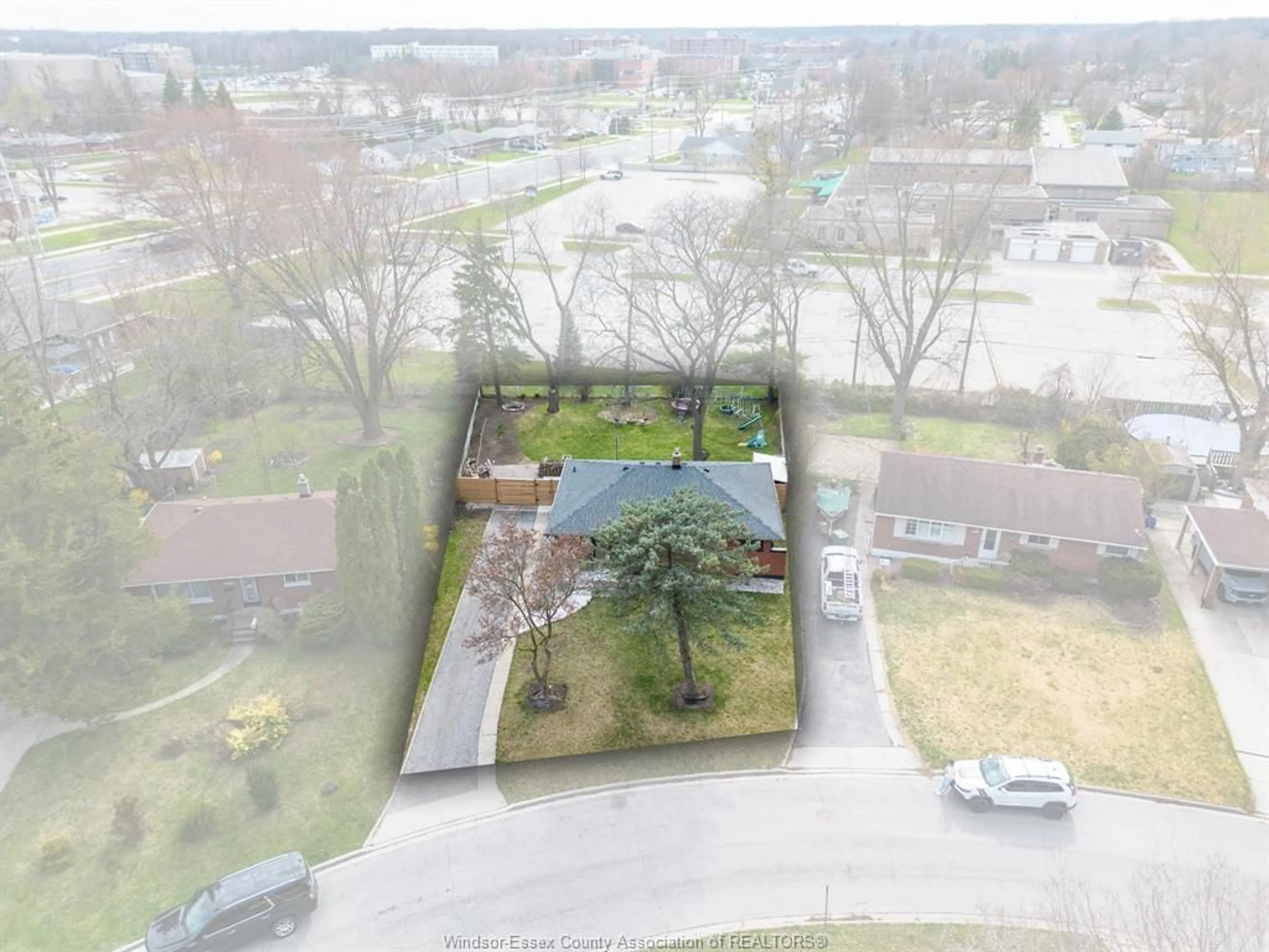 A pic from outside/outdoor area/front of a property/back of a property/a pic from drone, water/lake/river/ocean view for 3745 MCKAY Ave, Windsor Ontario N9E 2S3