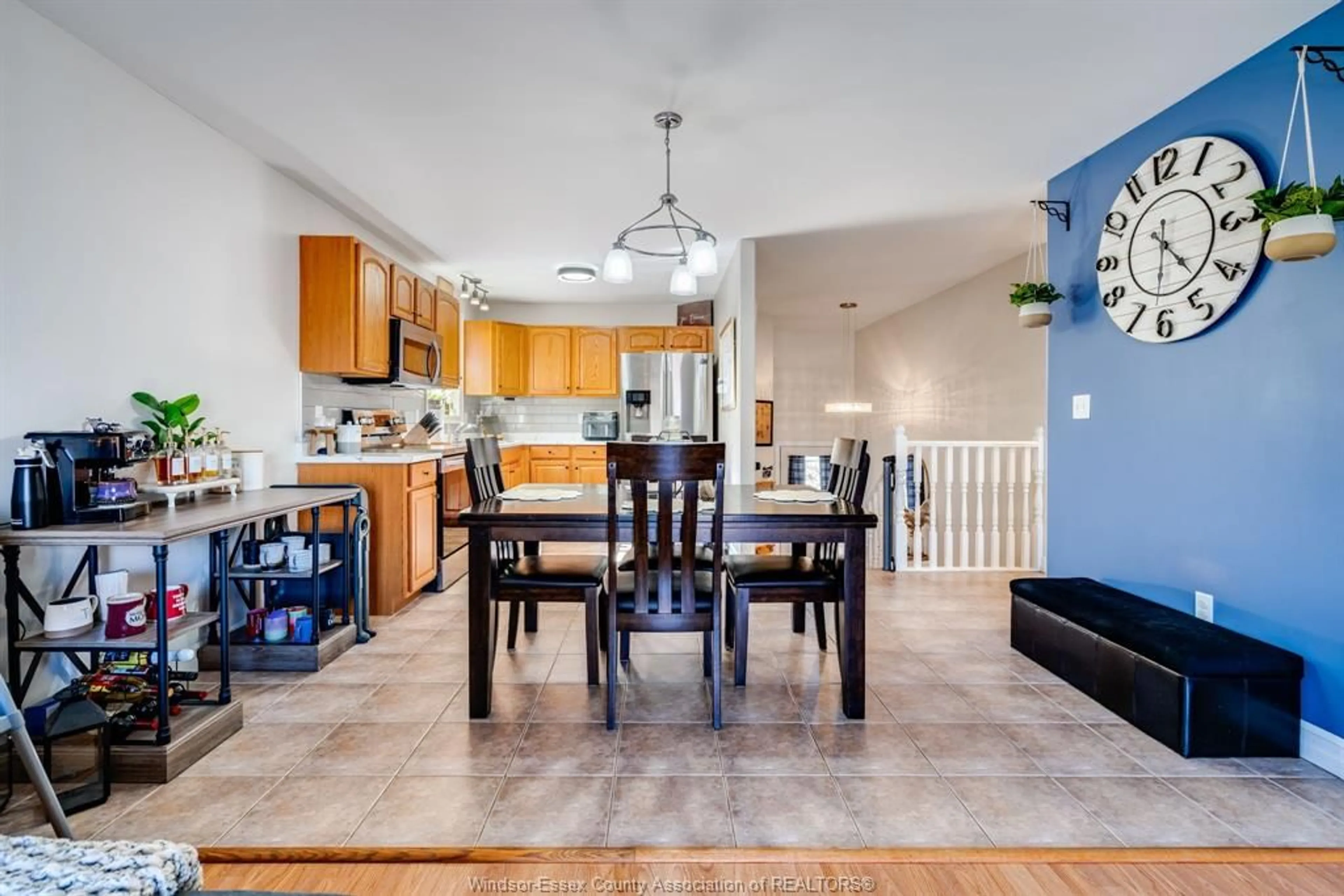 Open concept kitchen, unknown for 92 Manning Dr, Chatham Ontario N7M 0A6