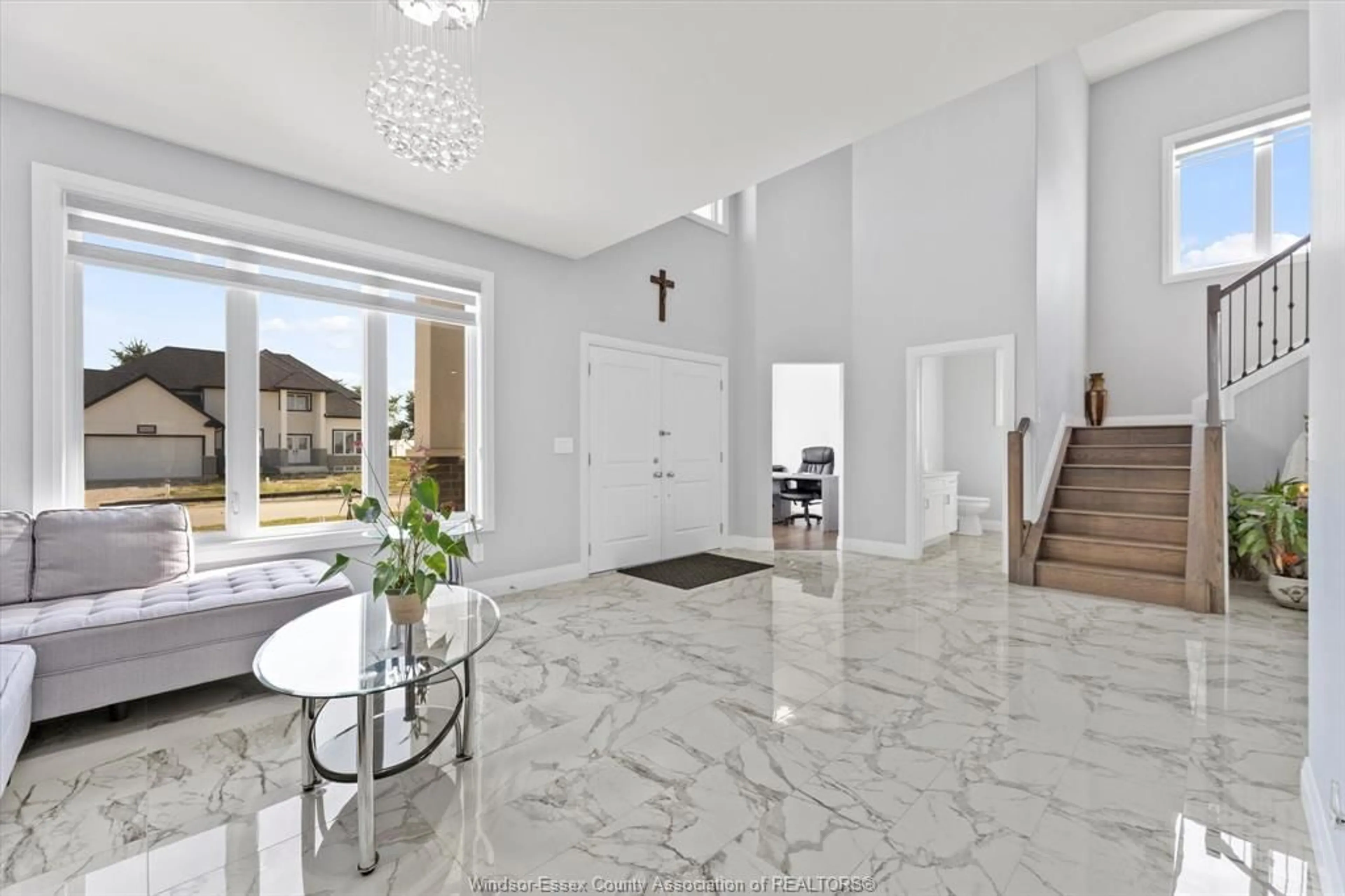 Indoor foyer for 4411 BELMONT Ave, Lakeshore Ontario N0P 1J0