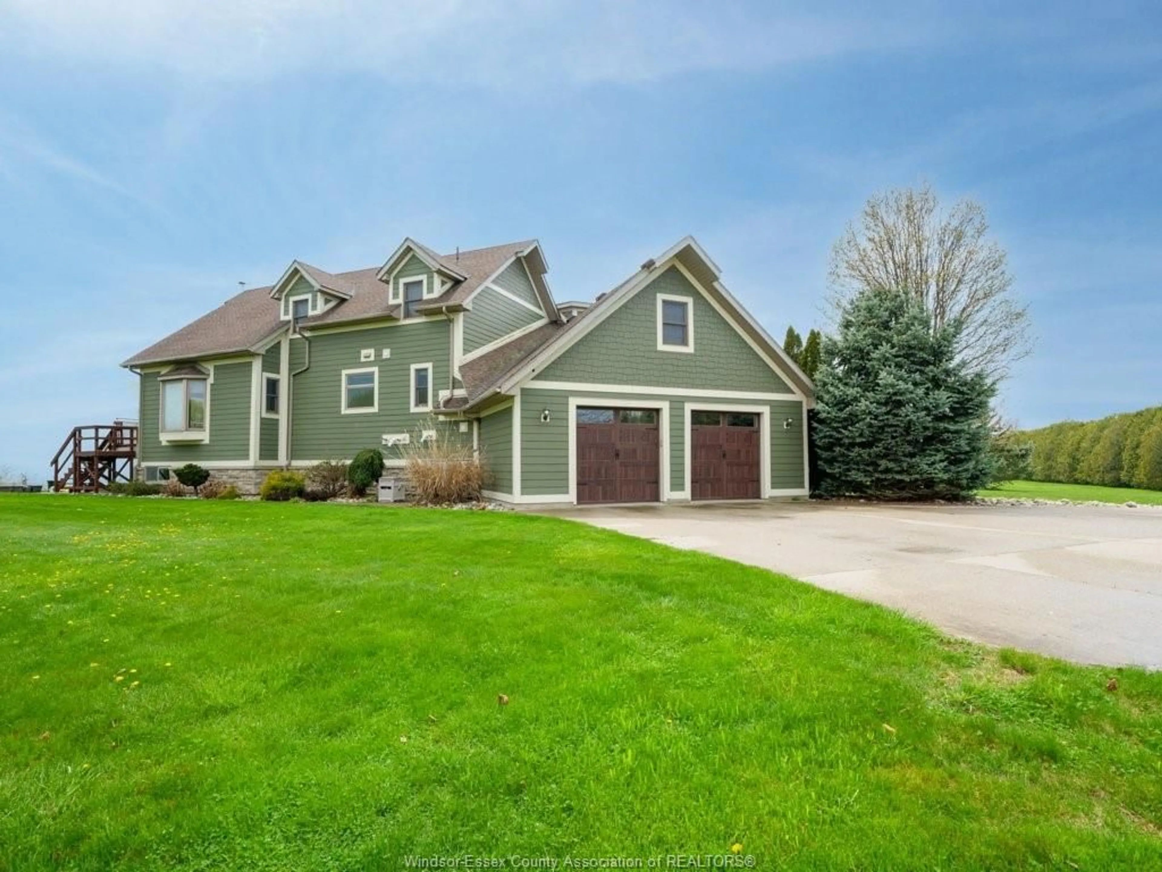 Home with vinyl exterior material, unknown for 4970 TALBOT TRAIL, Merlin Ontario N0P 1W0