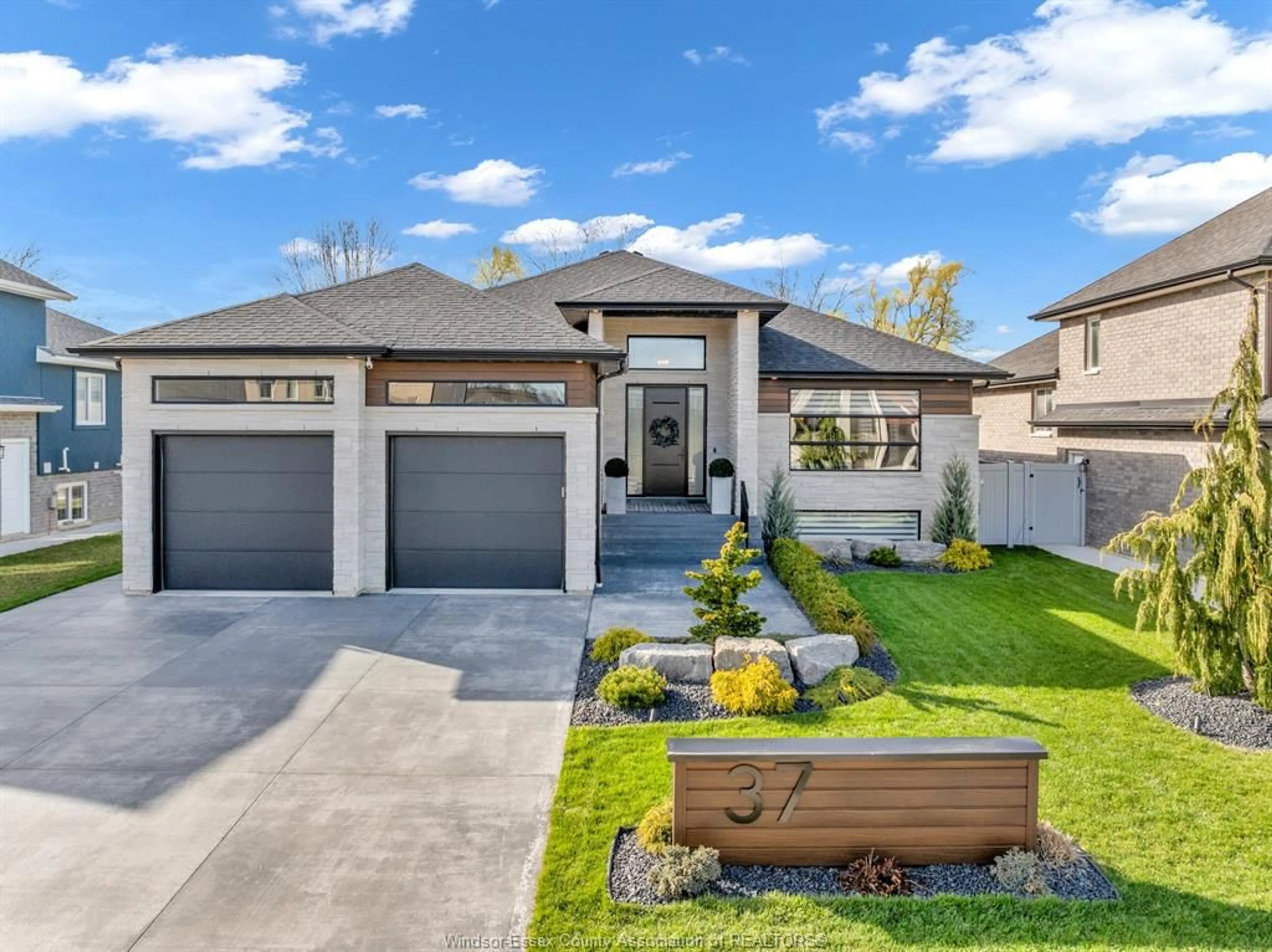 Home with brick exterior material, street for 37 BELLEVIEW Dr, Cottam Ontario N0R 1B0