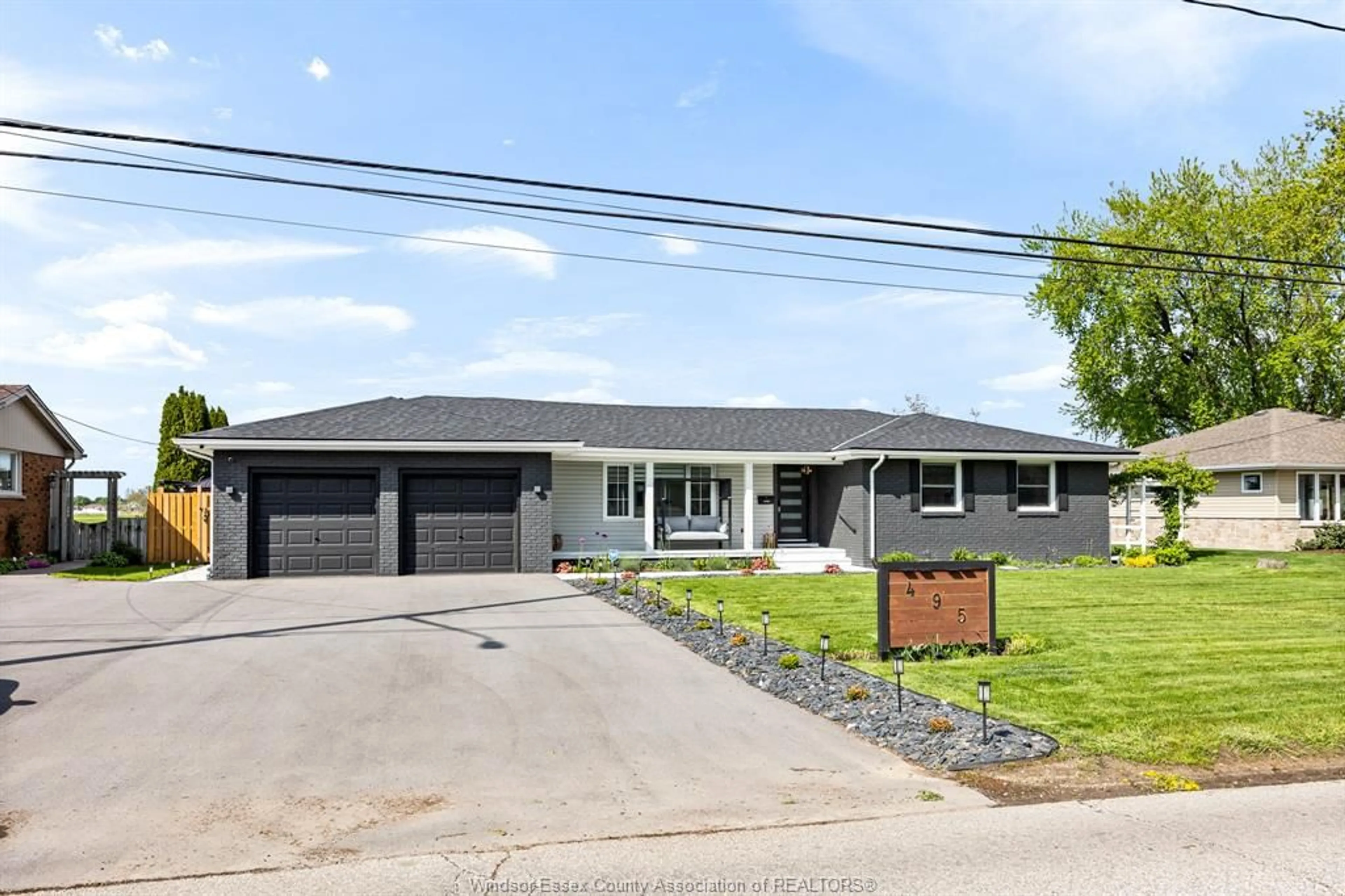 Unknown for 495 VICTORY St, LaSalle Ontario N9J 1V8