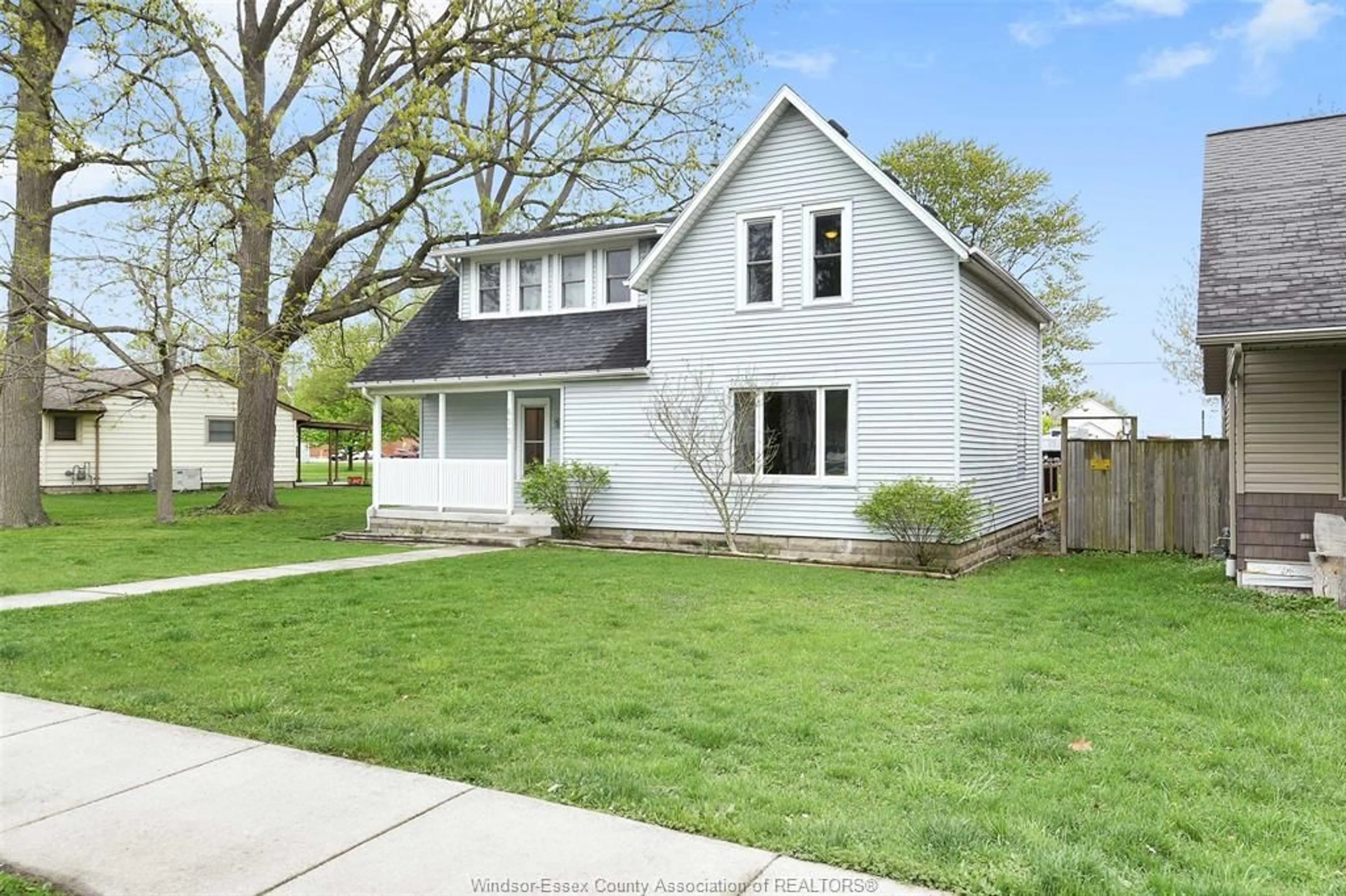 Home with vinyl exterior material, street for 6330 TAYLOR Ave, Comber Ontario N0P 1J0