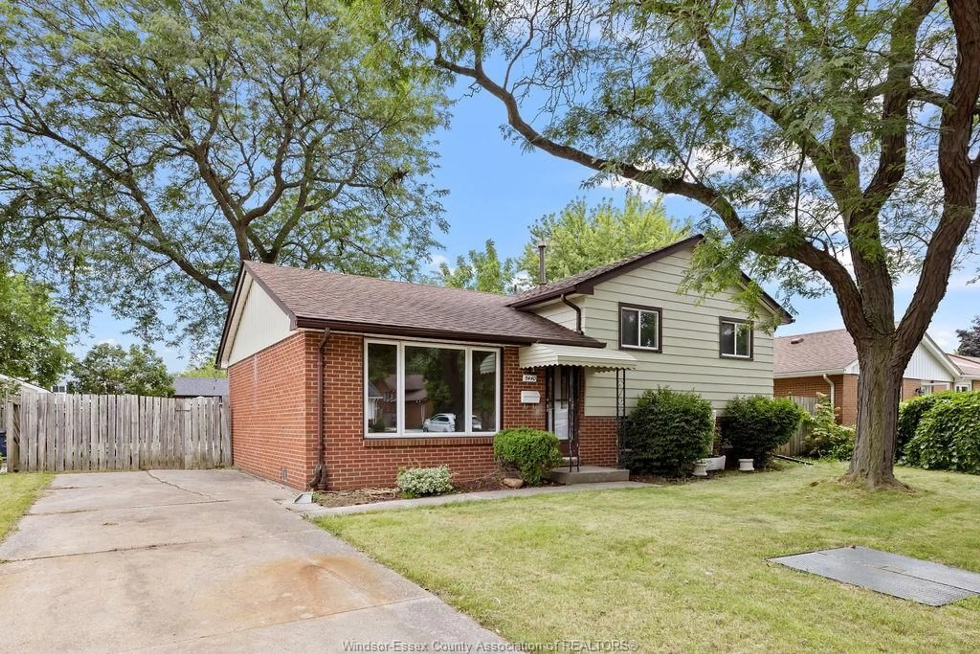 Home with brick exterior material, street for 5440 LYNDON, Windsor Ontario N8T 1N8