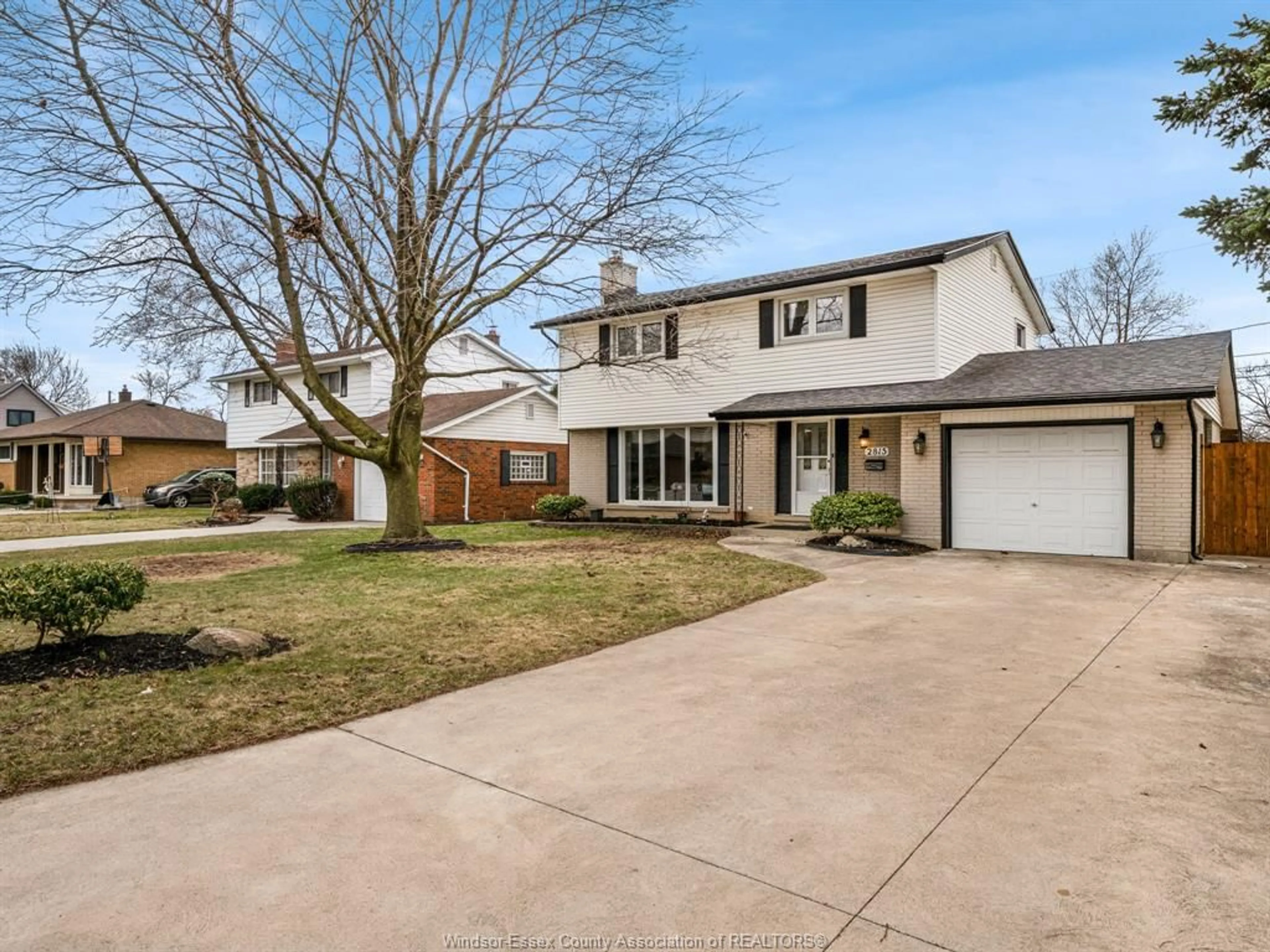 Home with brick exterior material, street for 2815 SKYLINE Dr, Windsor Ontario N9E 3A6