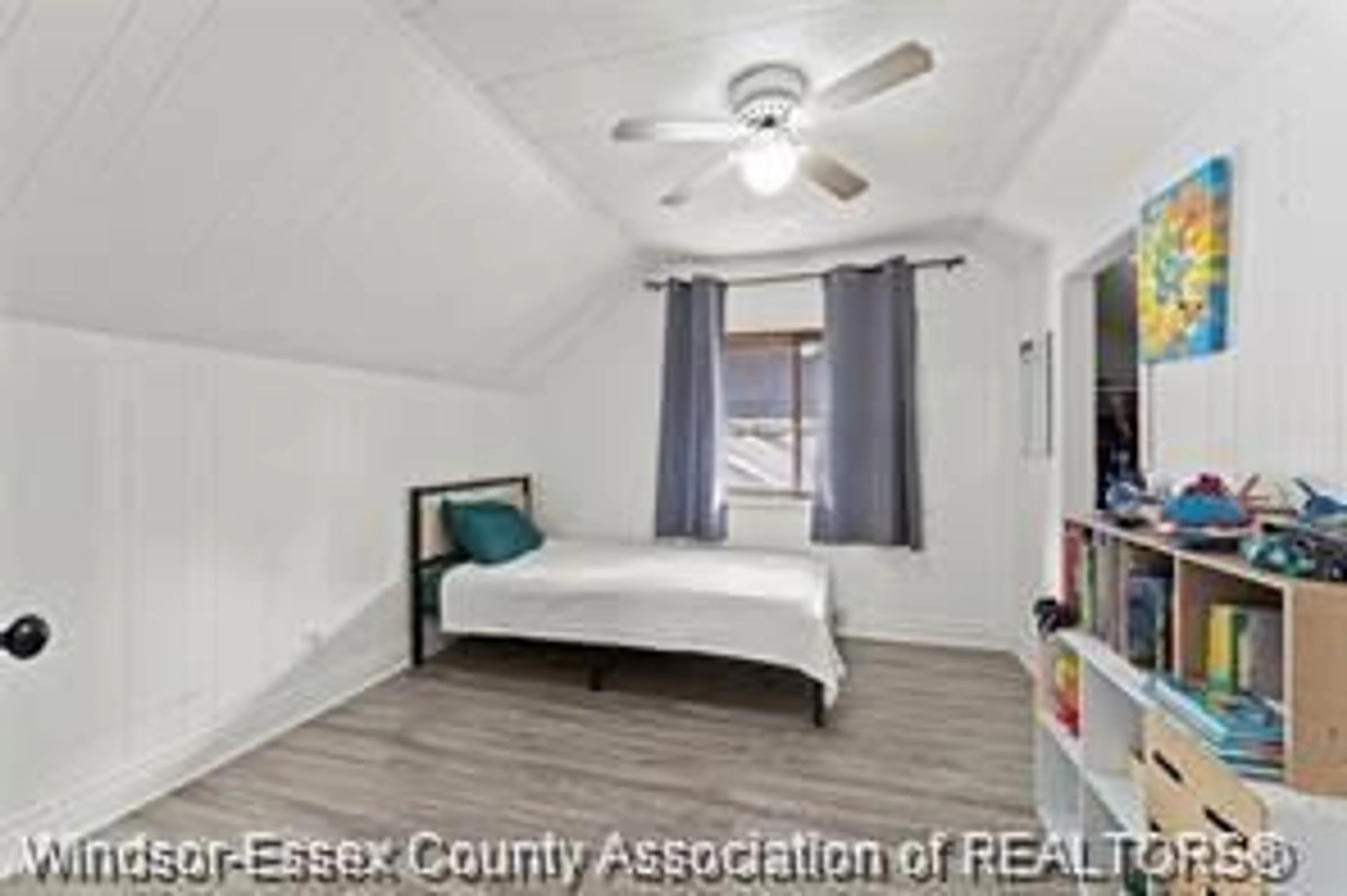 A pic of a room for 1921 Ellrose, Windsor Ontario N8W 4V1