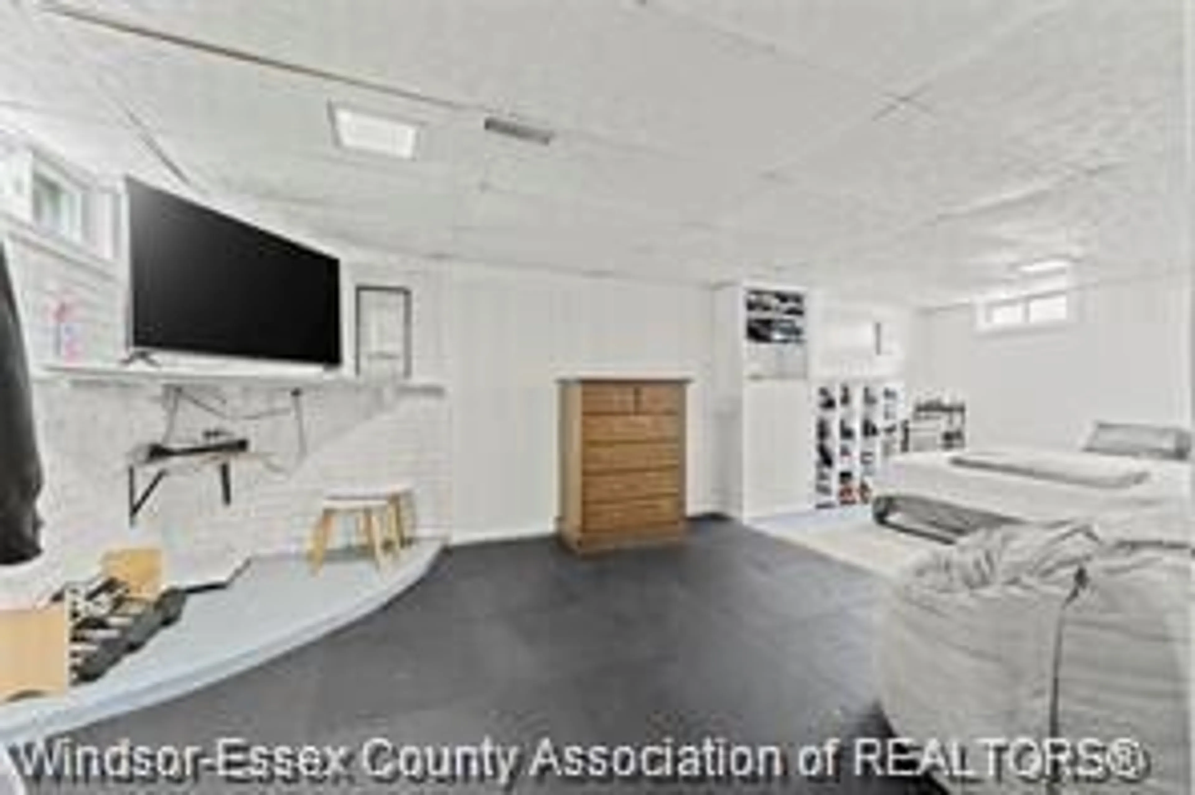 A pic of a room for 1921 Ellrose, Windsor Ontario N8W 4V1