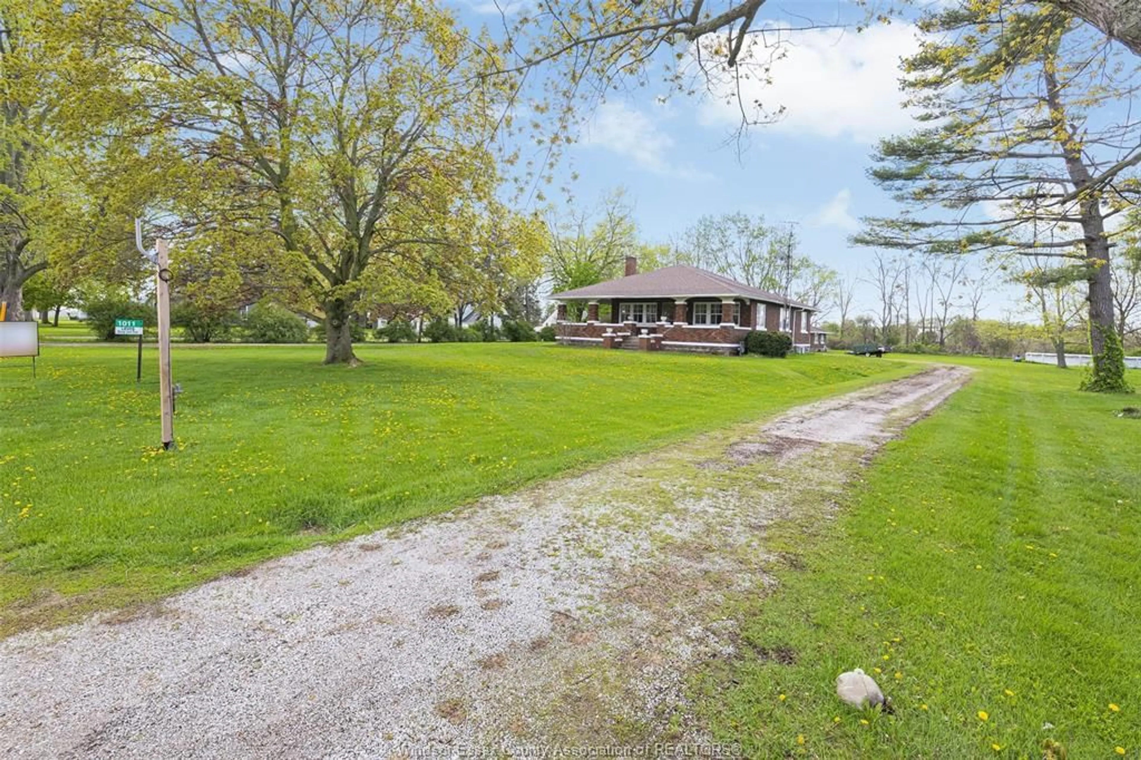 Unknown for 1011 MCCAIN Sideroad, Kingsville Ontario N9Y 2E6