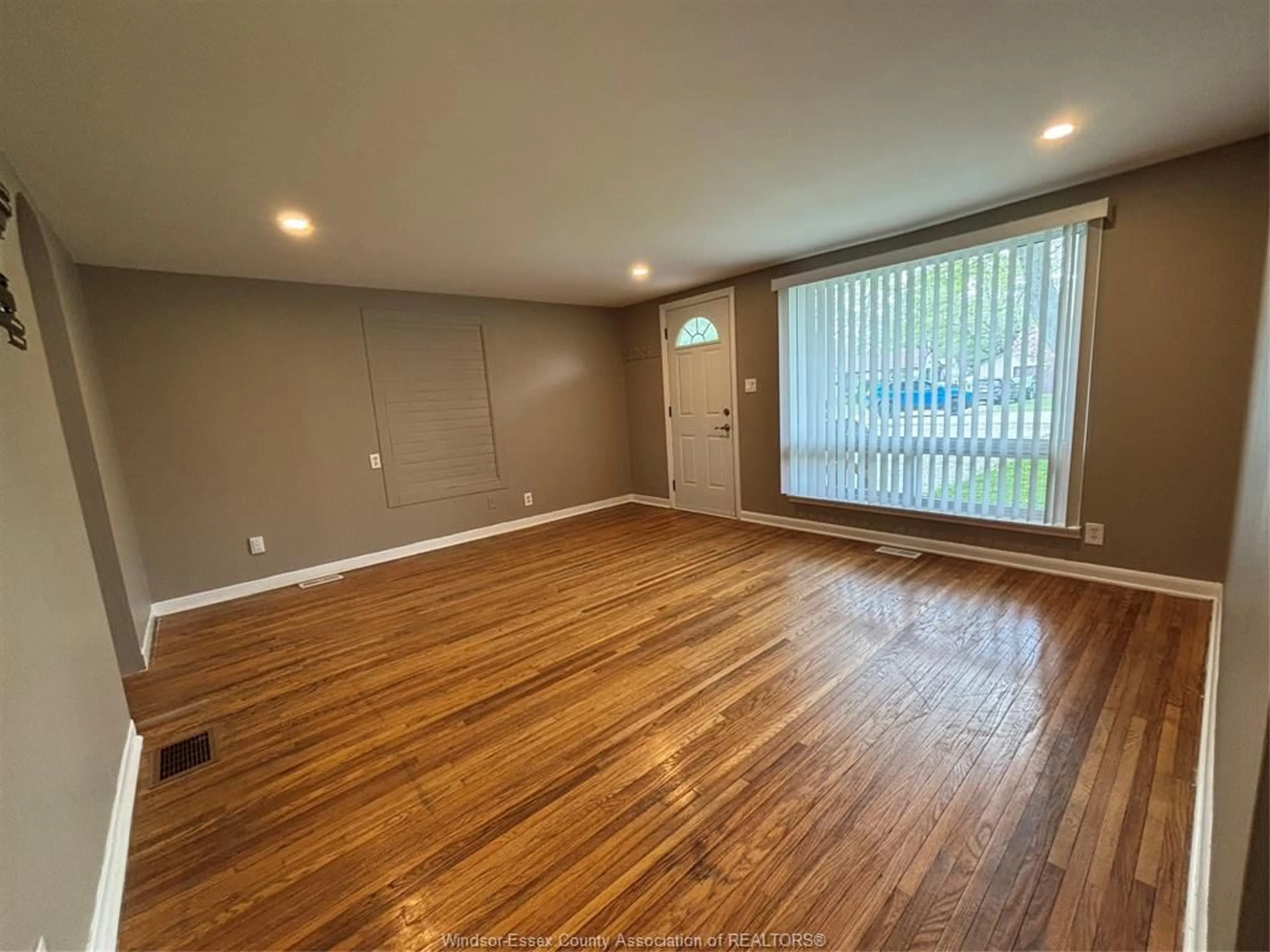 A pic of a room for 198 LAIRD, Essex Ontario N8M 1S5