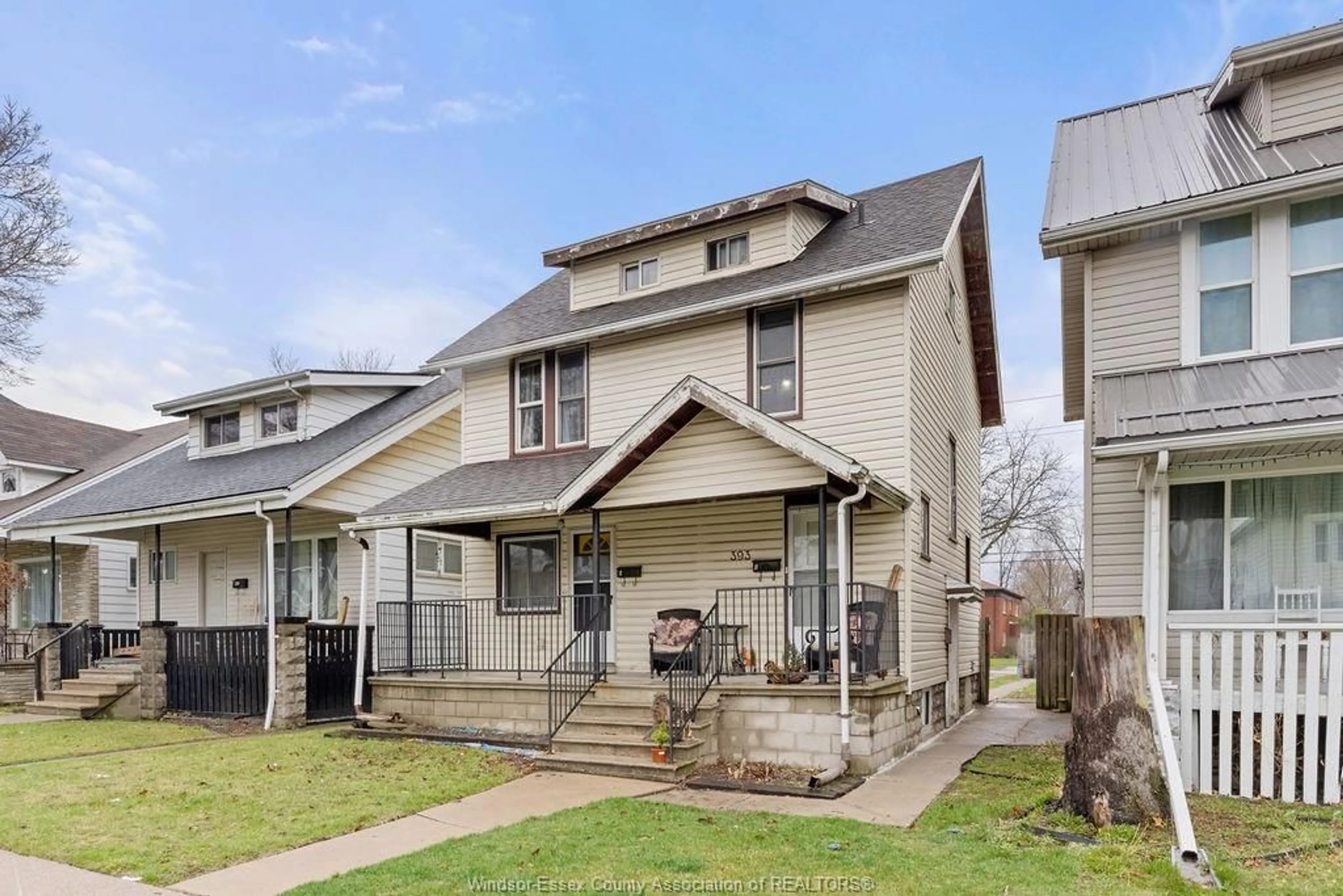 Unknown for 393 ELM Ave, Windsor Ontario N9A 5H2