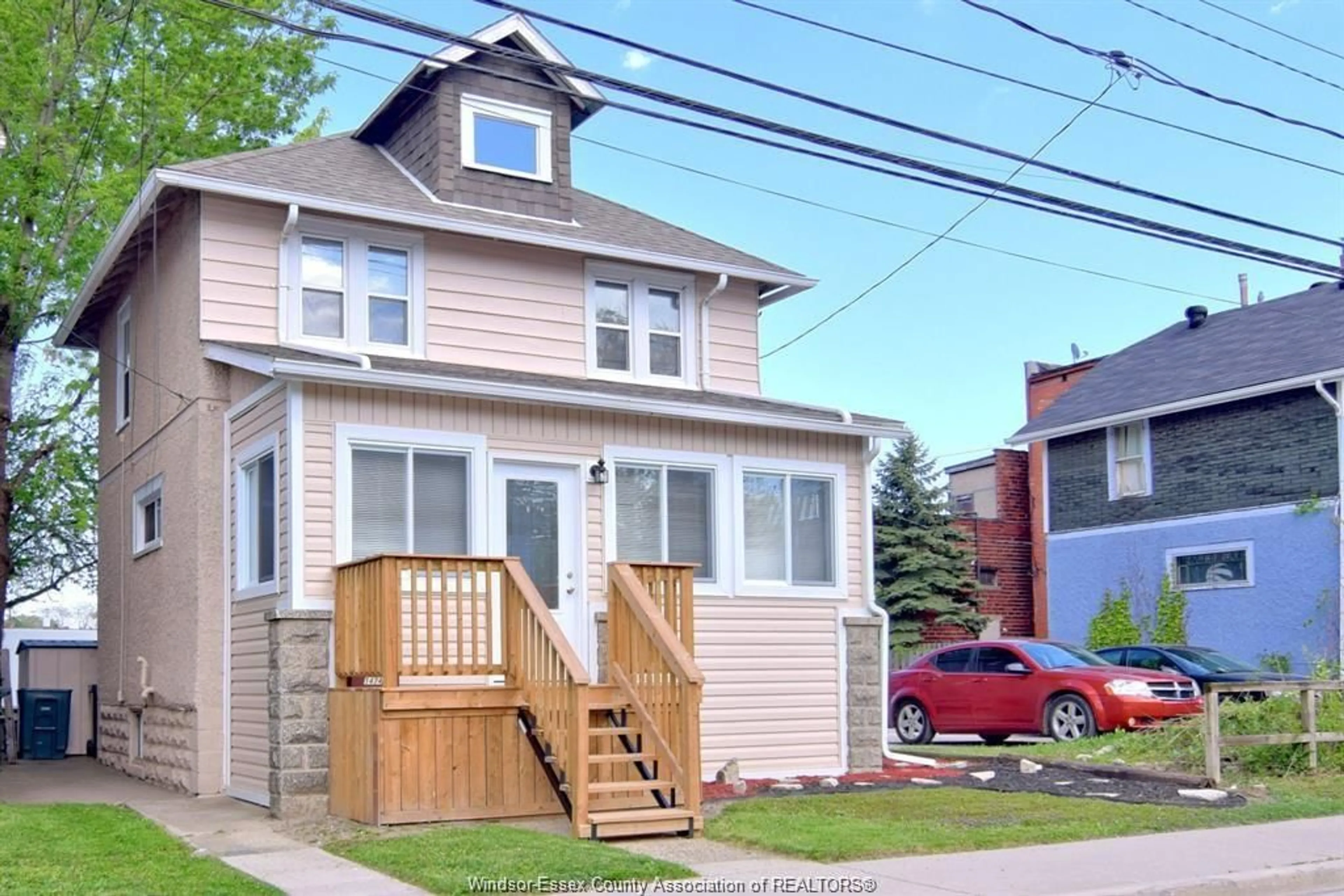 Home with vinyl exterior material, street for 1474 PELISSIER STREET, Windsor Ontario N9X 1M6