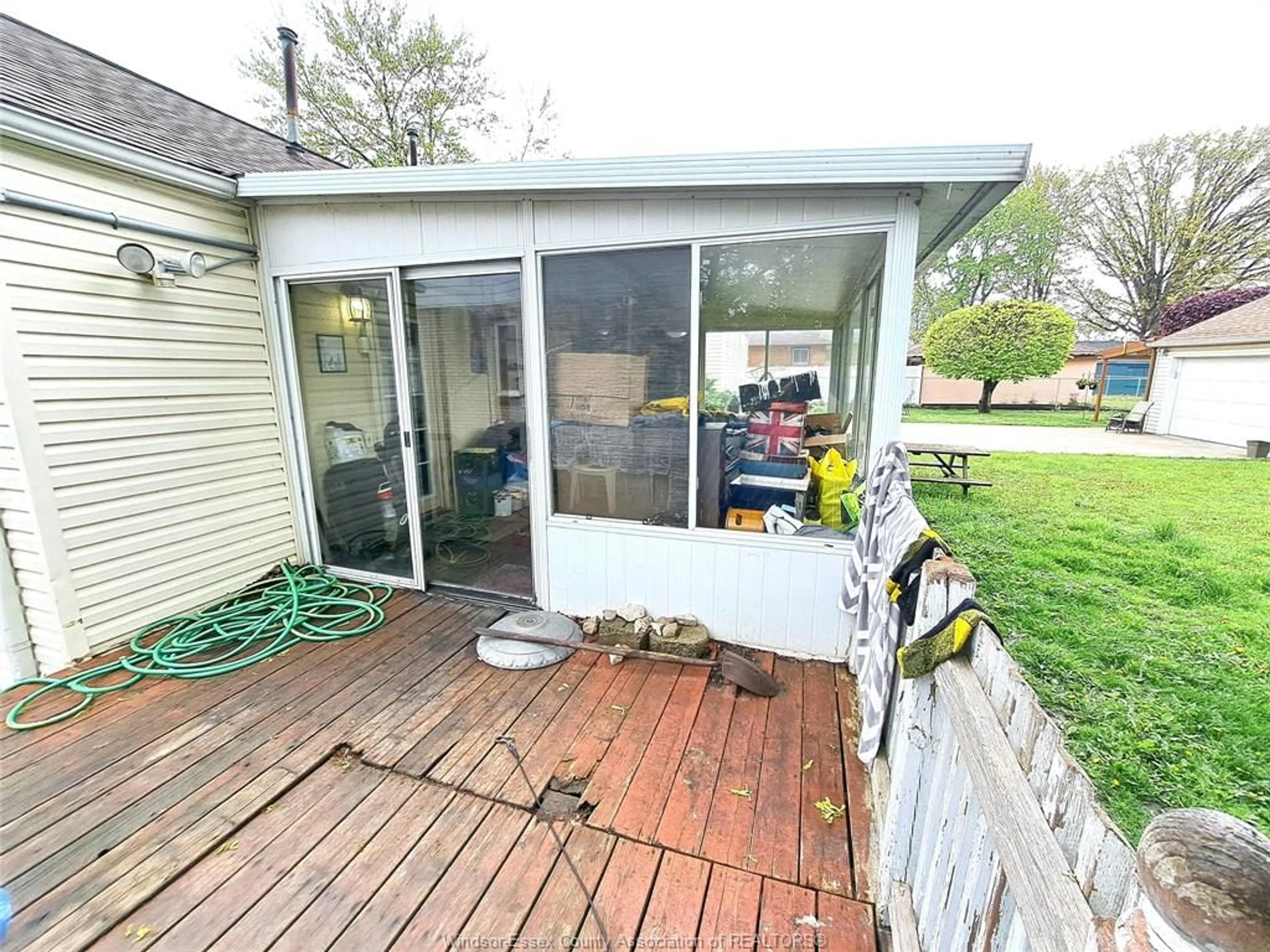 Patio, street for 1978 Jefferson Blvd, Windsor Ontario N8T 2W2