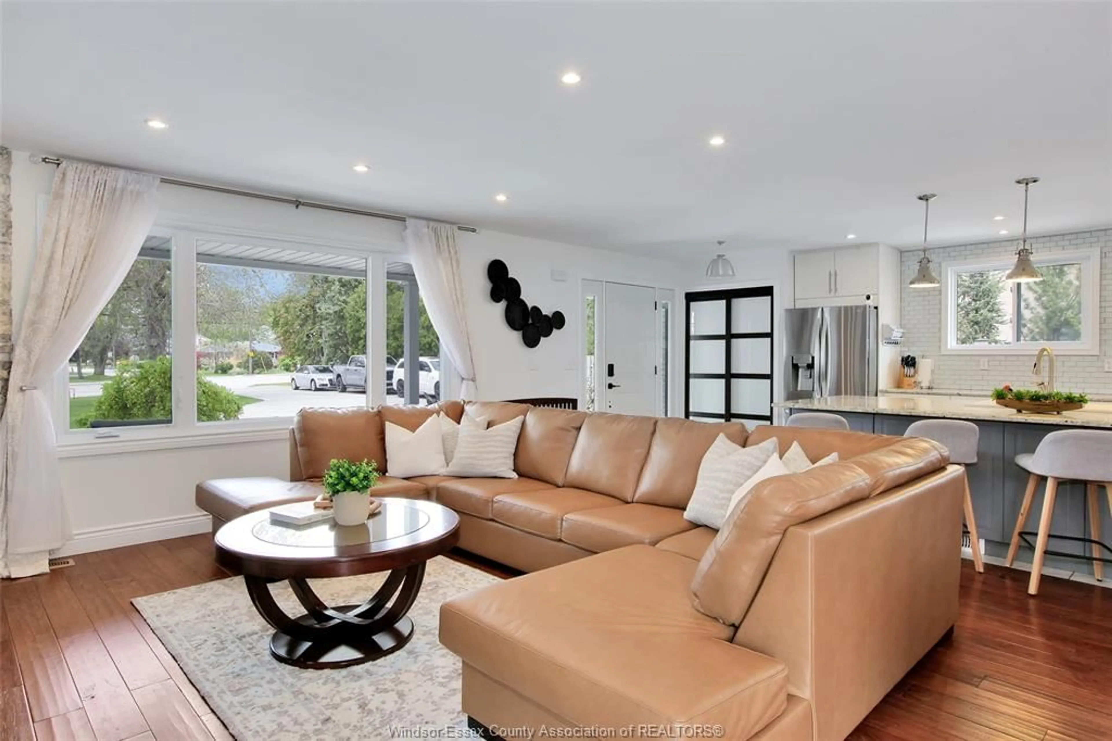 Living room with furniture, unknown for 2583 FRONT Rd, LaSalle Ontario N9J 2C5