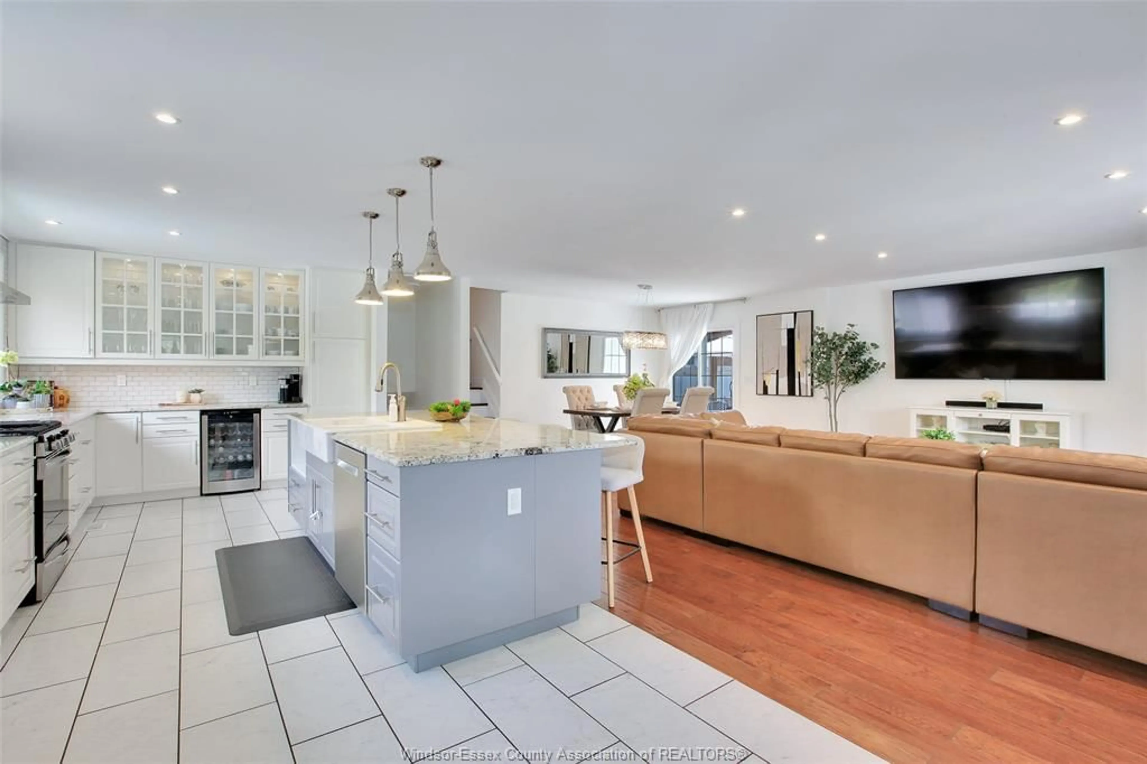 Open concept kitchen, ceramic/tile floor for 2583 FRONT Rd, LaSalle Ontario N9J 2C5