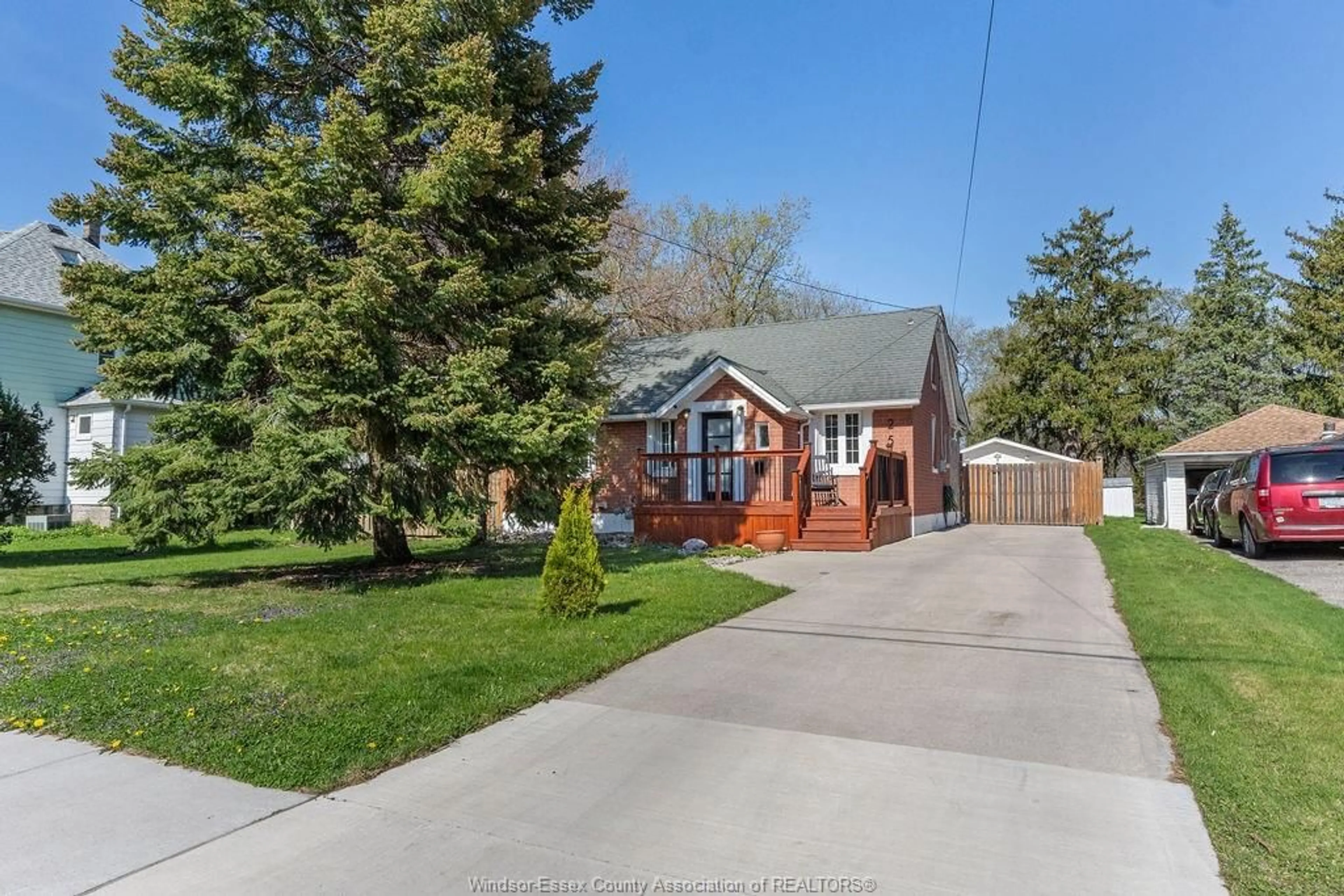 Home with brick exterior material, street for 2570 JOS. ST. LOUIS Ave, Windsor Ontario N8T 2M5