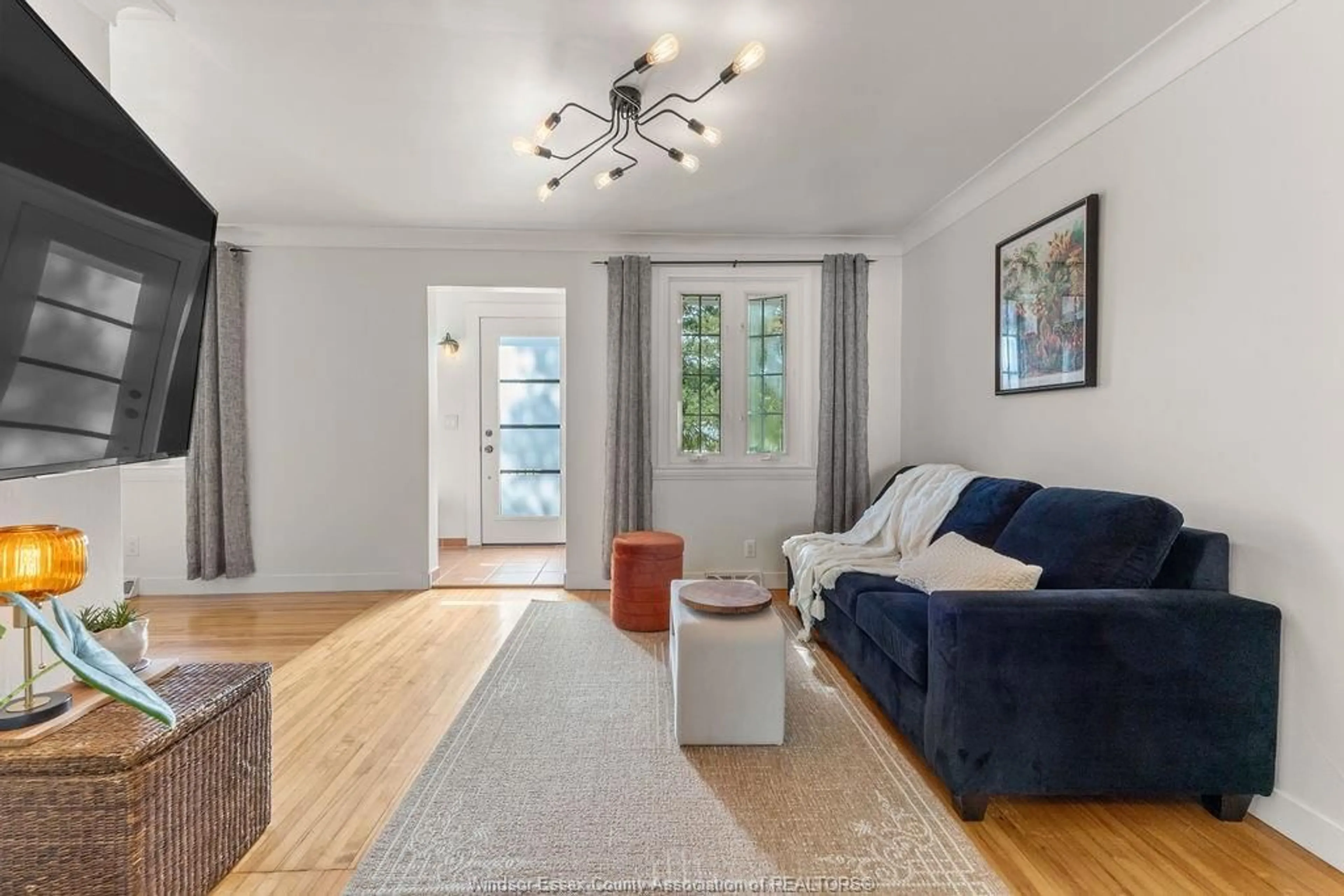 Living room with furniture, unknown for 2570 JOS. ST. LOUIS Ave, Windsor Ontario N8T 2M5