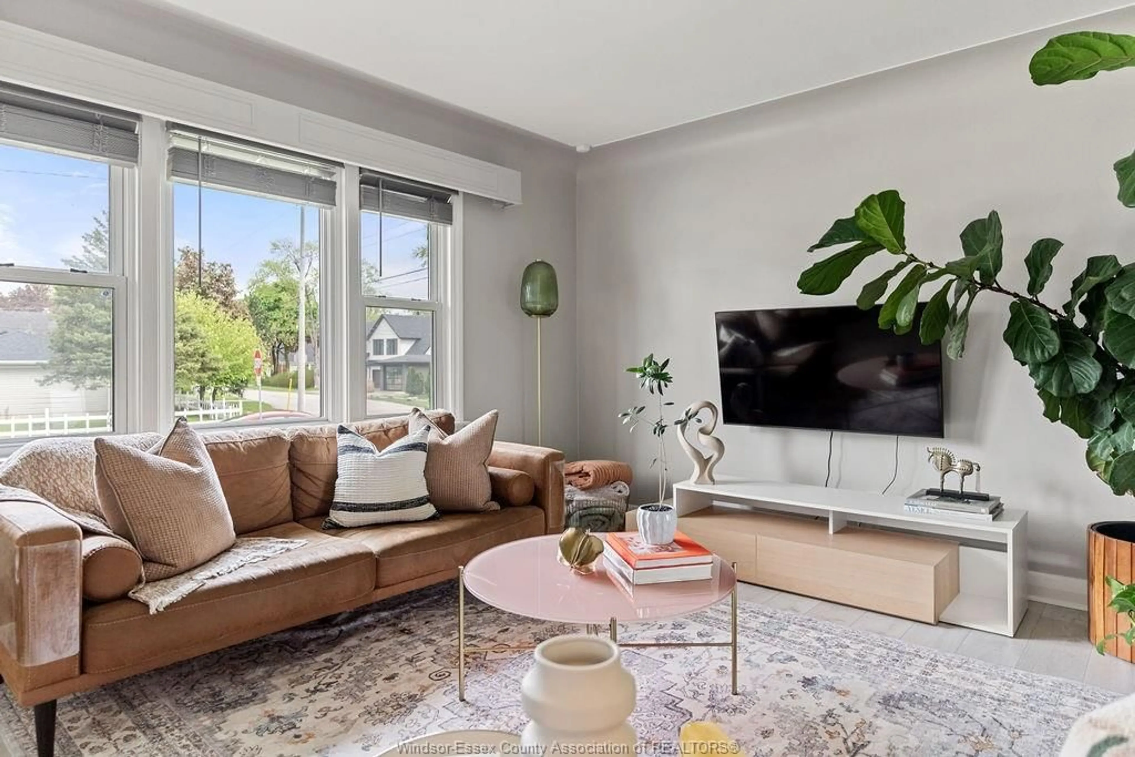 Living room with furniture, unknown for 887 ST.LOUIS Ave, Windsor Ontario N8S 2K4