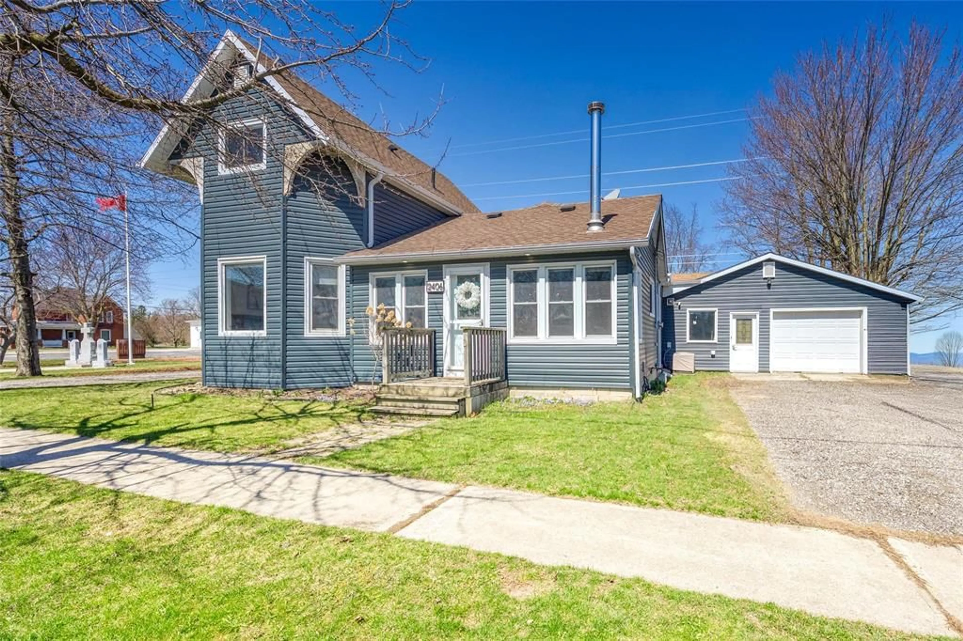 Home with vinyl exterior material, street for 2406 JANE St, St Clair Ontario N0N 1B0
