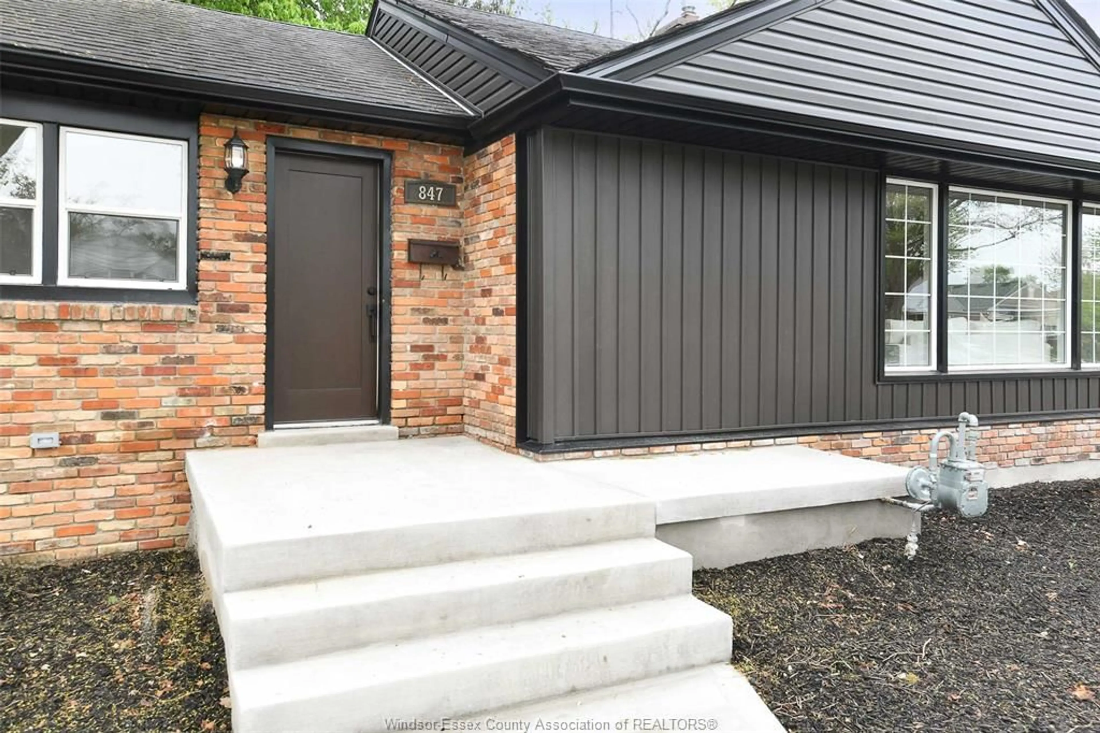Home with brick exterior material, street for 847 MATTHEW BRADY, Windsor Ontario N8S 3J7