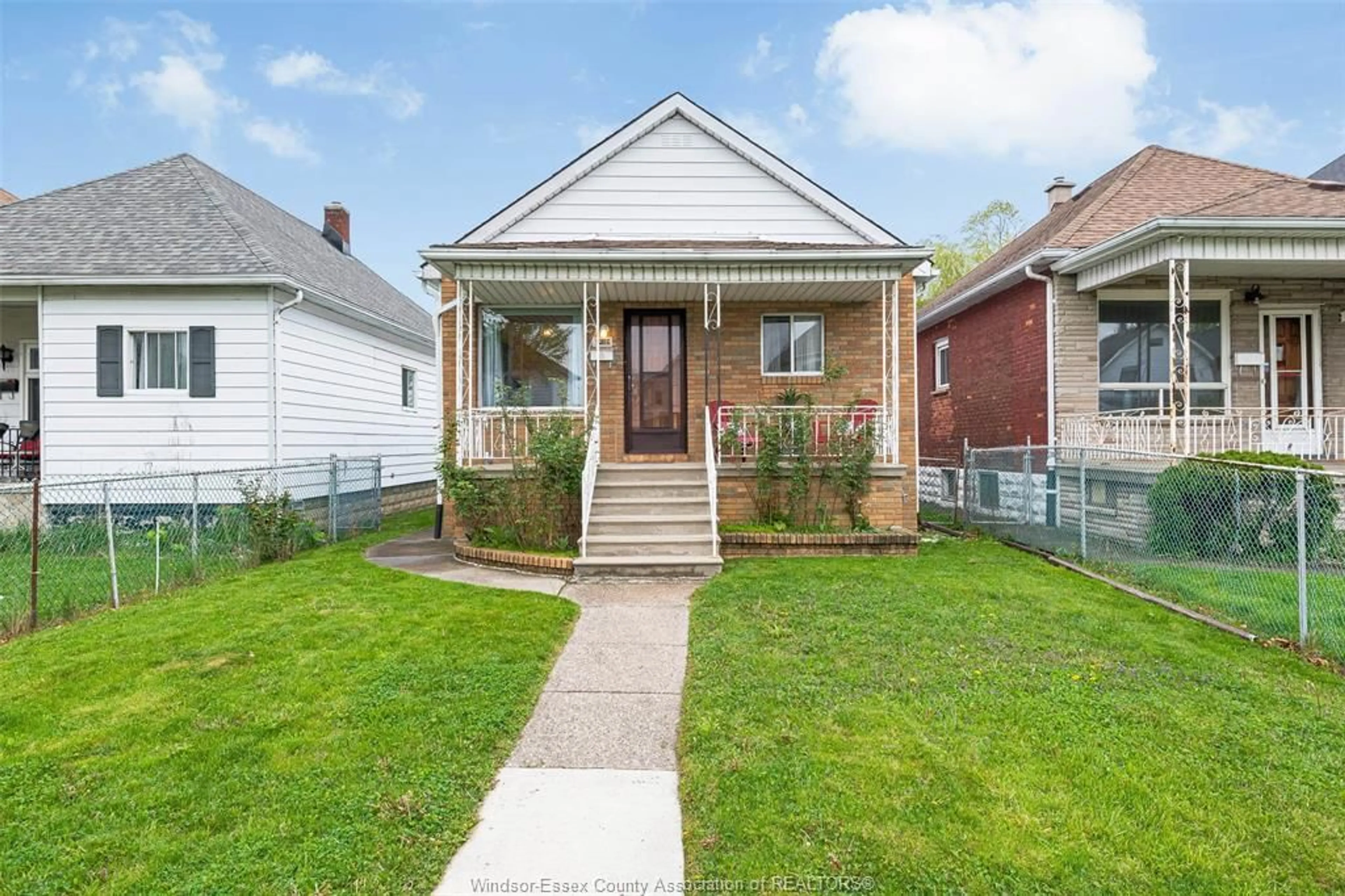 Home with brick exterior material, street for 1086 MARION Ave, Windsor Ontario N9A 2J4