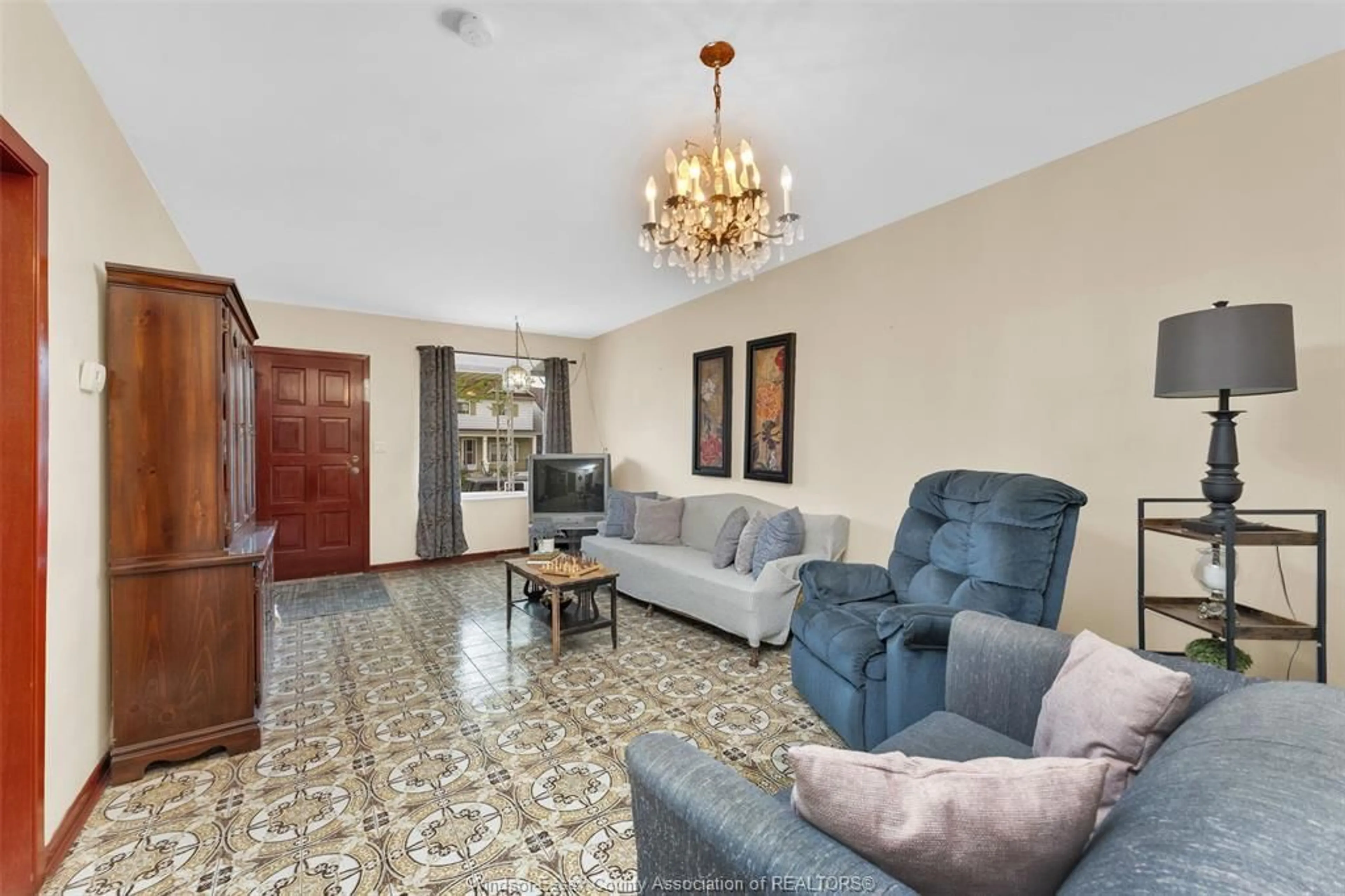 Living room with furniture, ceramic/tile floor for 1086 MARION Ave, Windsor Ontario N9A 2J4