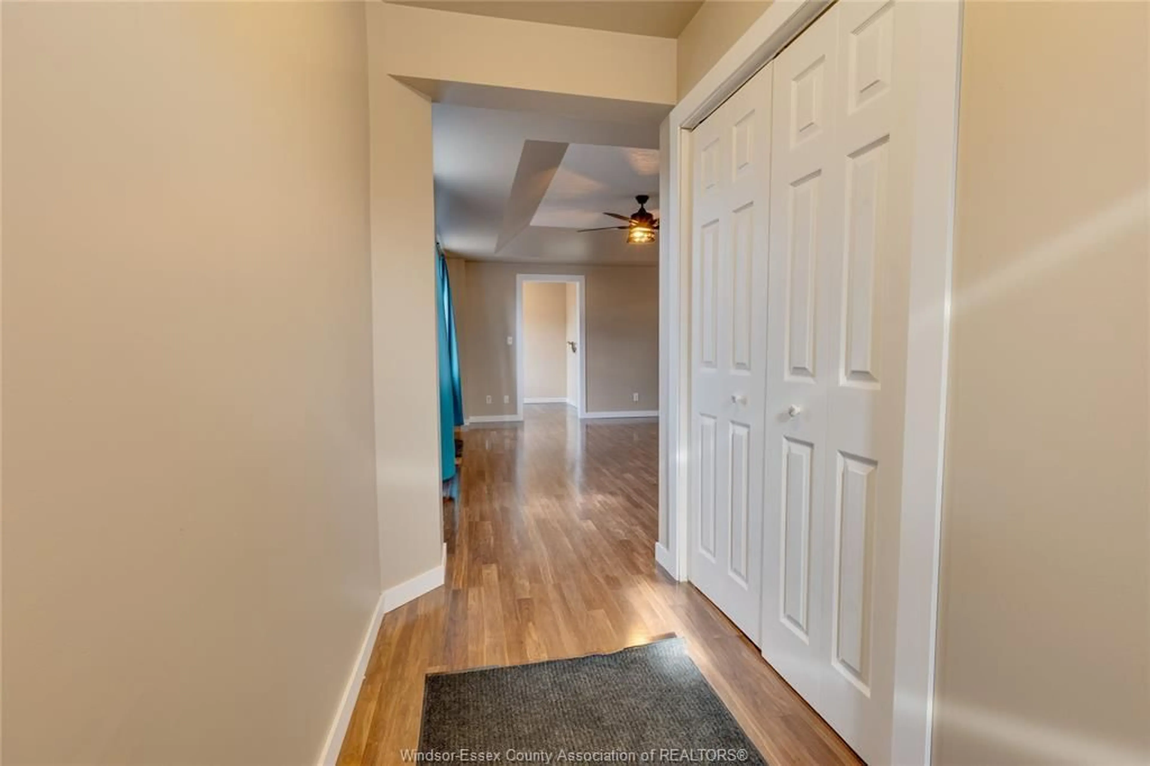 Indoor entryway for 6519 MAIN St, Lakeshore Ontario N0P 1J0