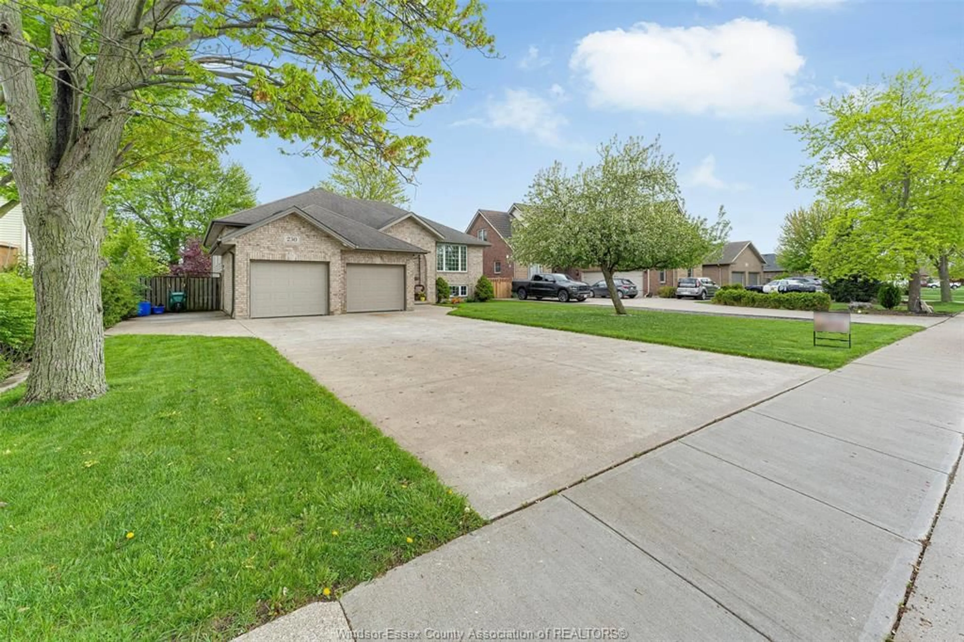 A pic from outside/outdoor area/front of a property/back of a property/a pic from drone, street for 230 FAIRVIEW Ave, Essex Ontario N8M 1Y1