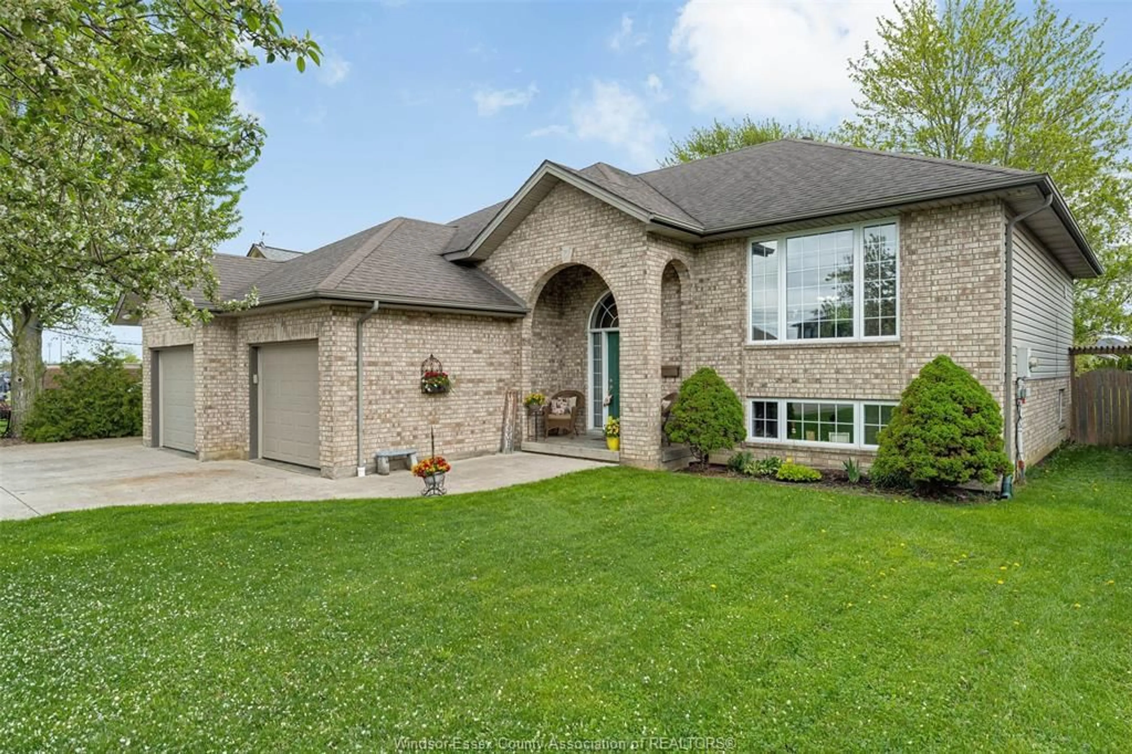 Home with brick exterior material, street for 230 FAIRVIEW Ave, Essex Ontario N8M 1Y1