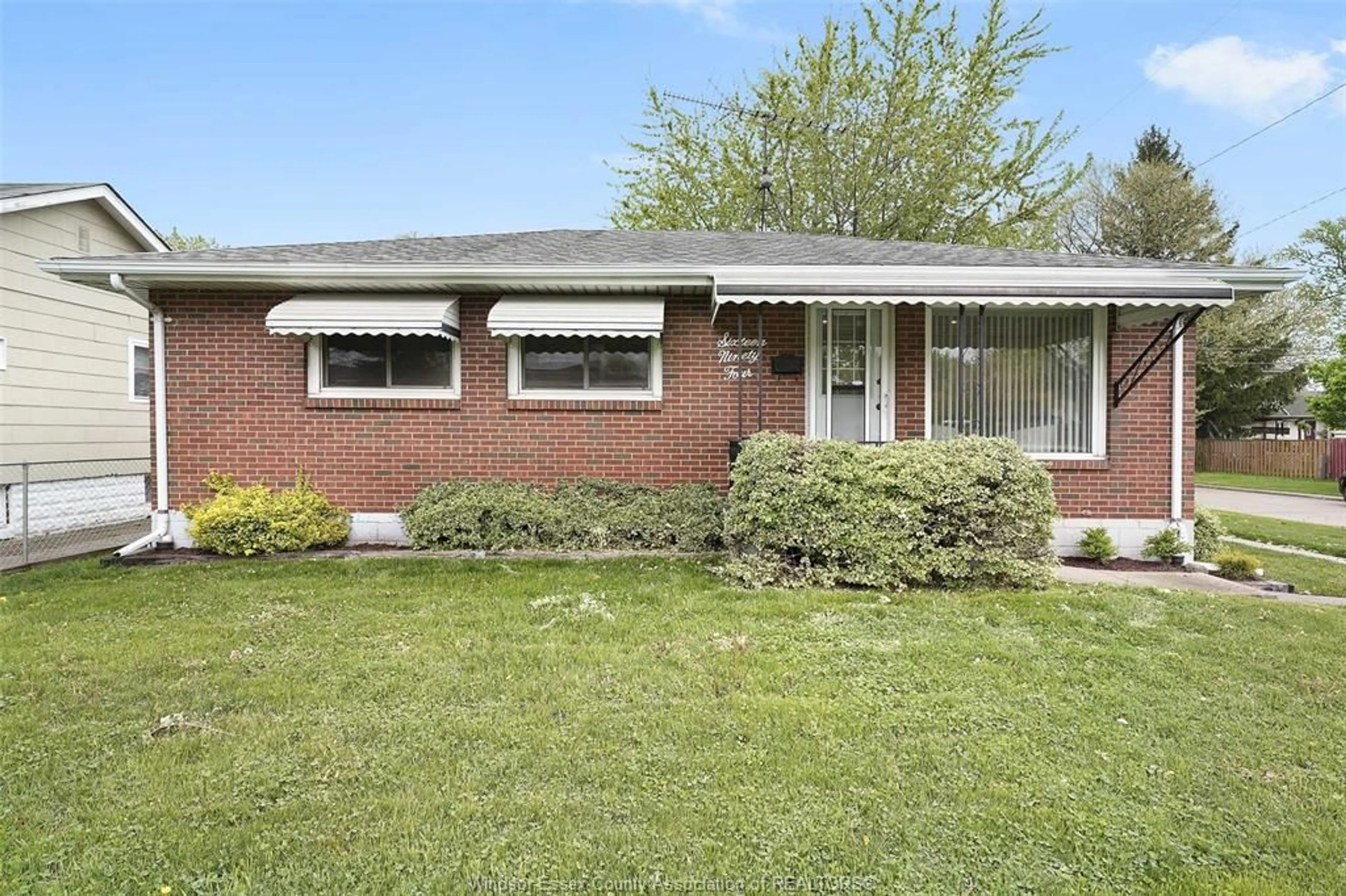 Home with brick exterior material, street for 1694 GEORGE Ave, Windsor Ontario N8Y 2Y6