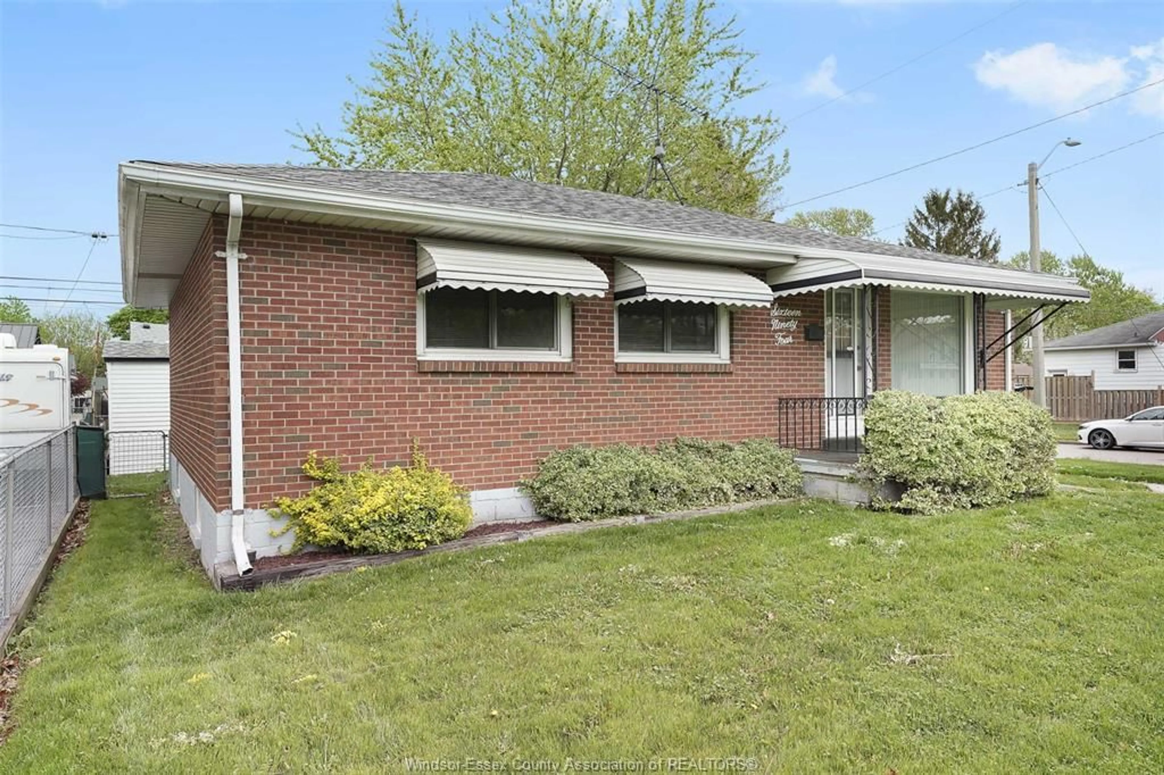 Home with brick exterior material, street for 1694 GEORGE Ave, Windsor Ontario N8Y 2Y6