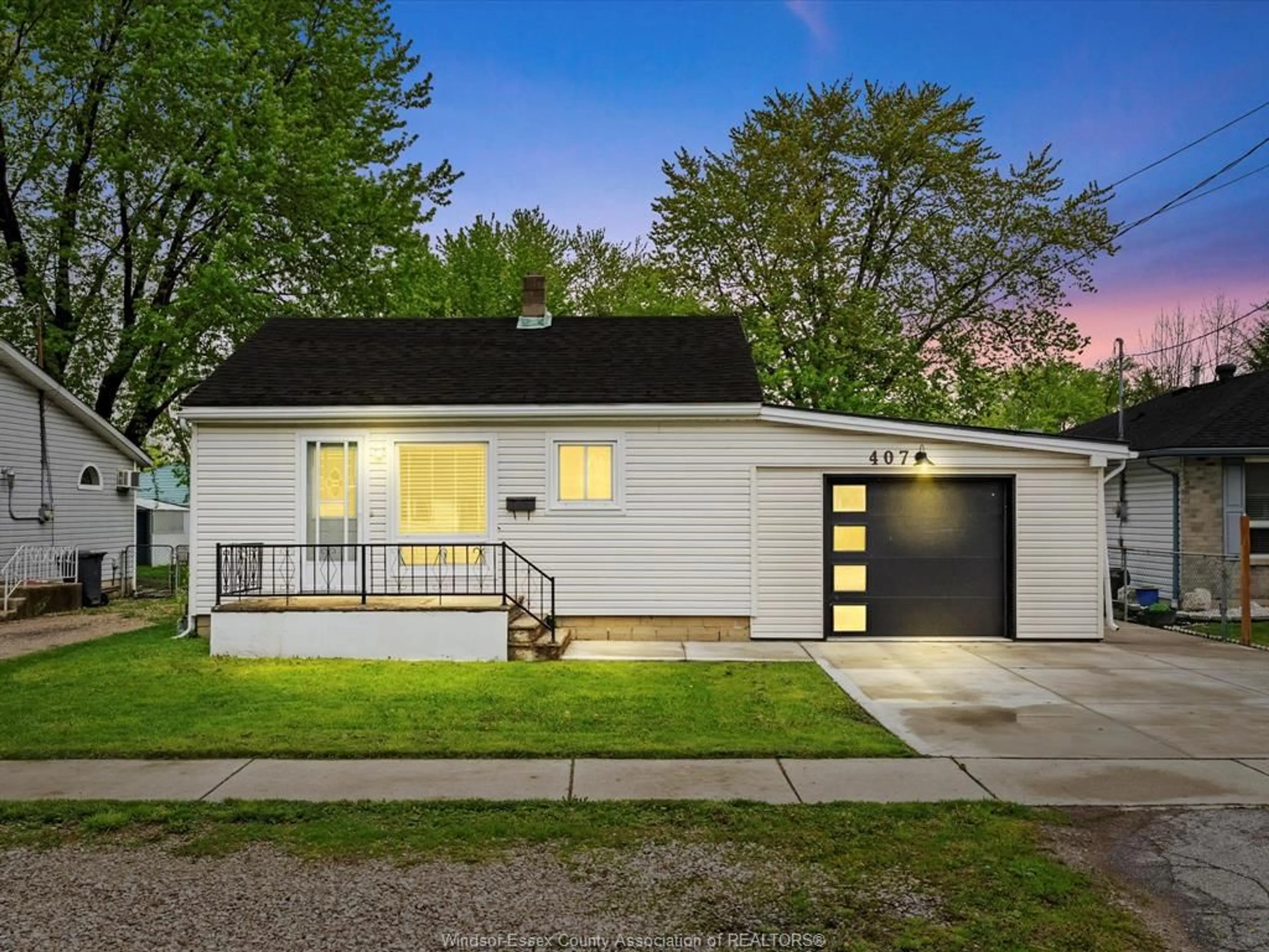 Home with vinyl exterior material, street for 407 ST. LOUIS St, Belle River Ontario N0R 1A0