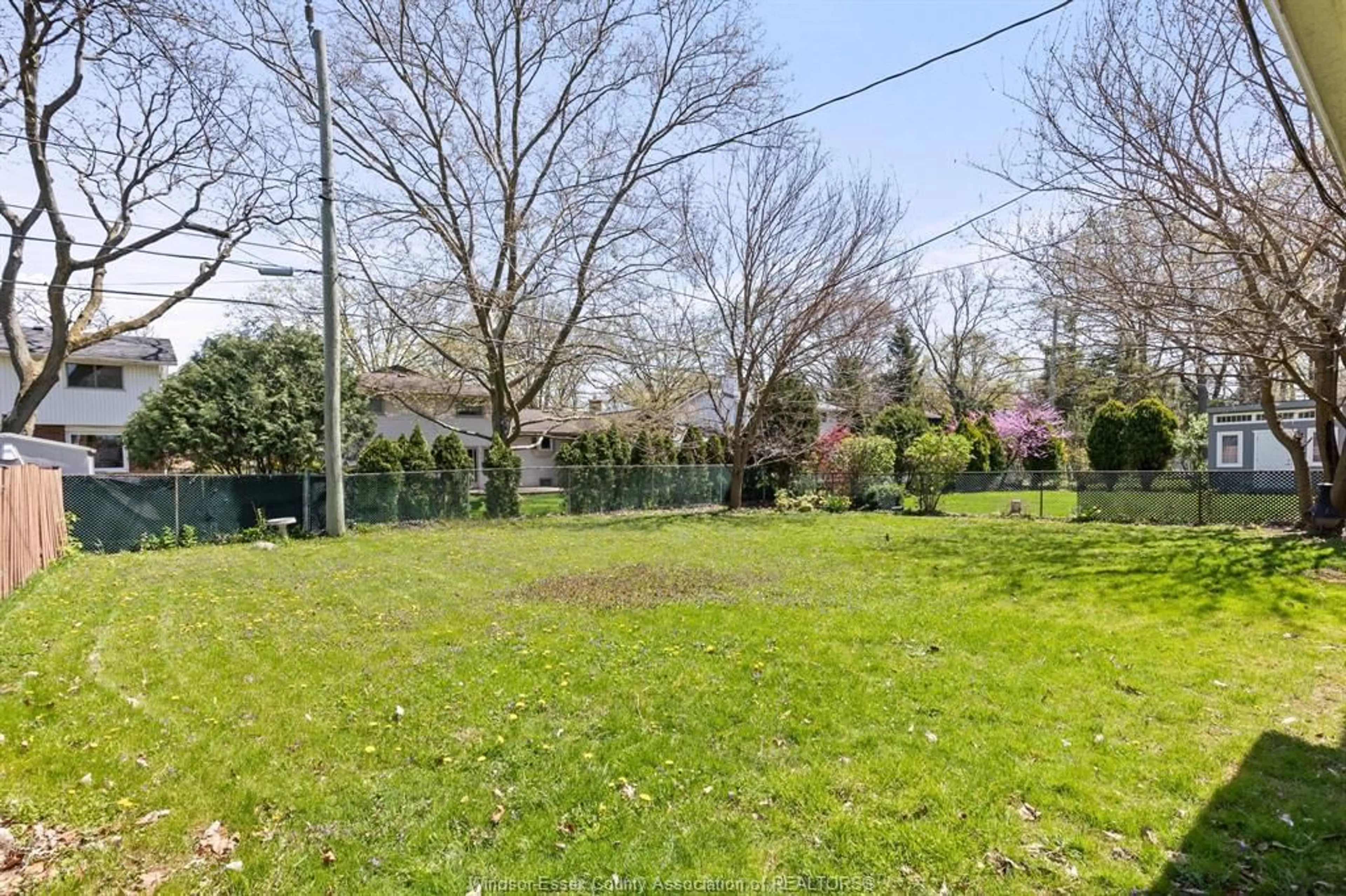 Patio, street for 3270 ST. PATRICKS Ave, Windsor Ontario N9E 3J5