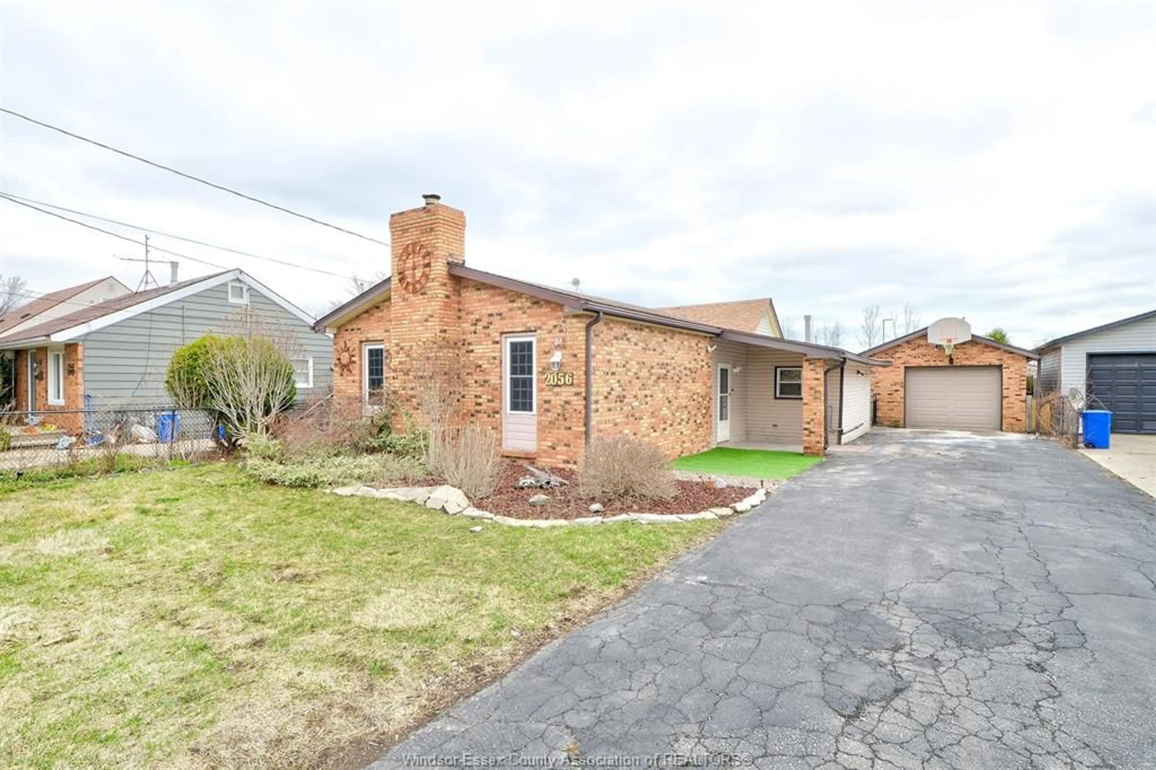 Unknown for 2056 JEFFERSON St, Windsor Ontario N8T 2W4