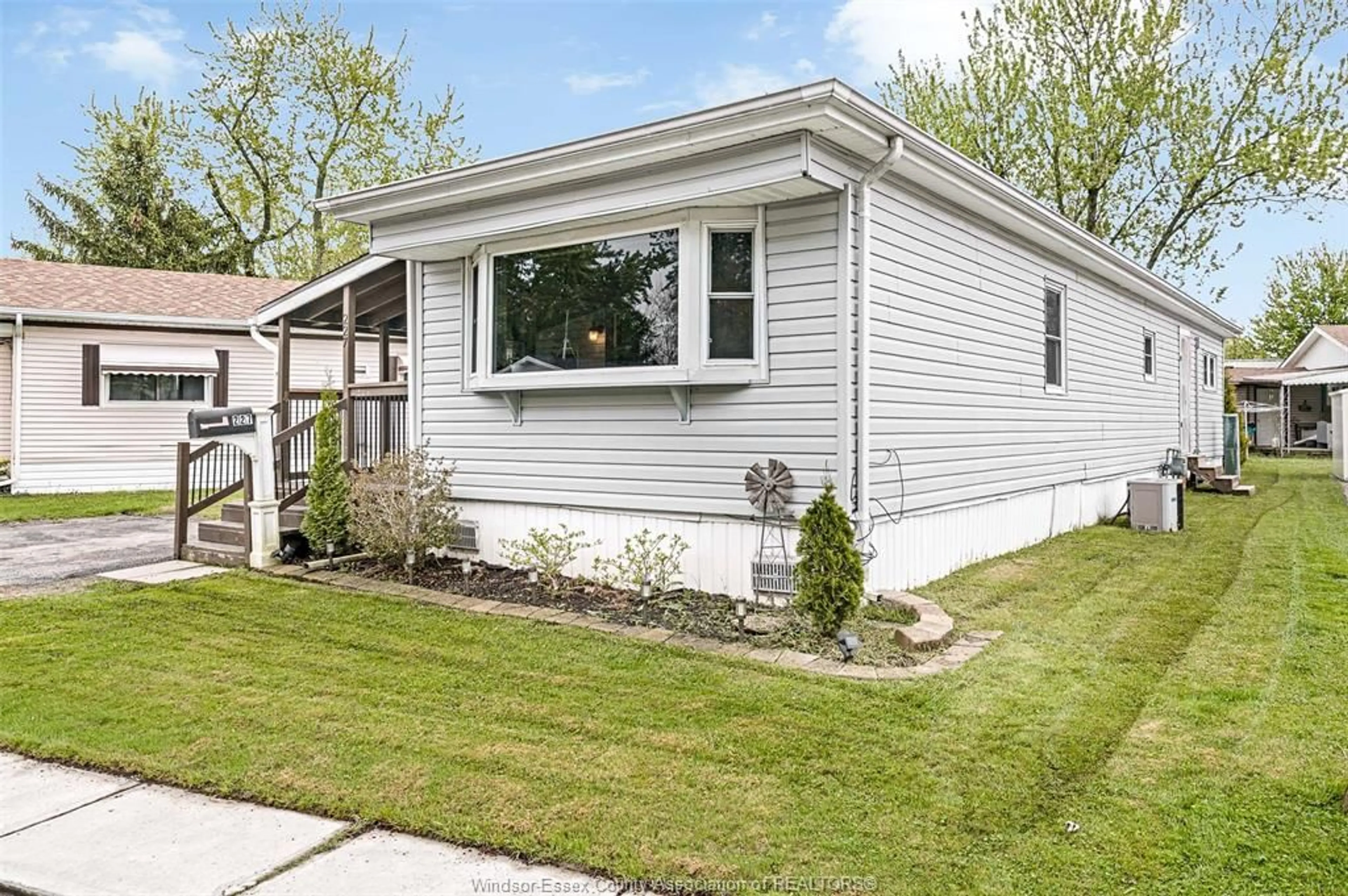 Home with vinyl exterior material, street for 227 DAVID Crt, Essex Ontario N8M 2B2