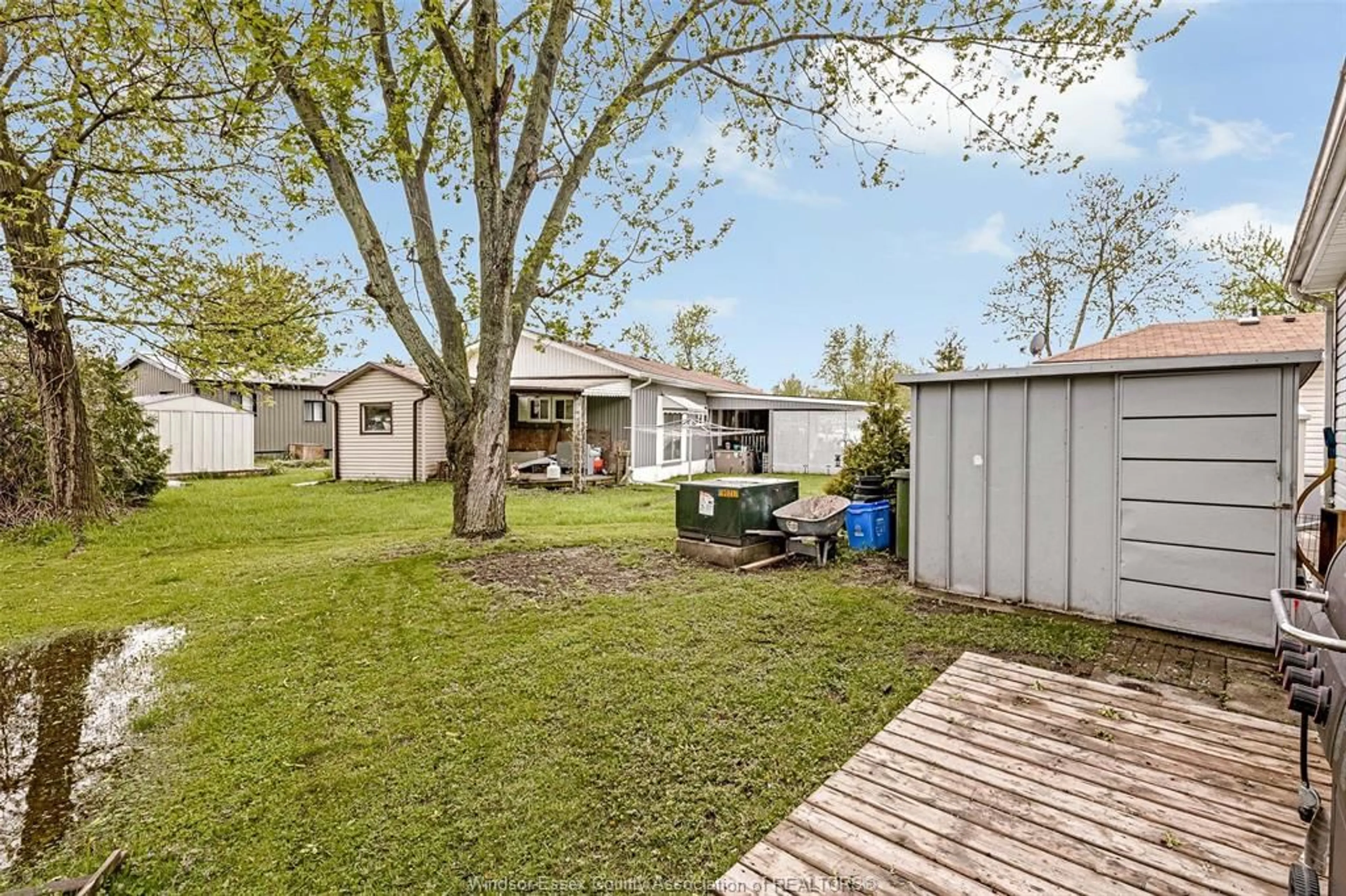 Patio, street for 227 DAVID Crt, Essex Ontario N8M 2B2