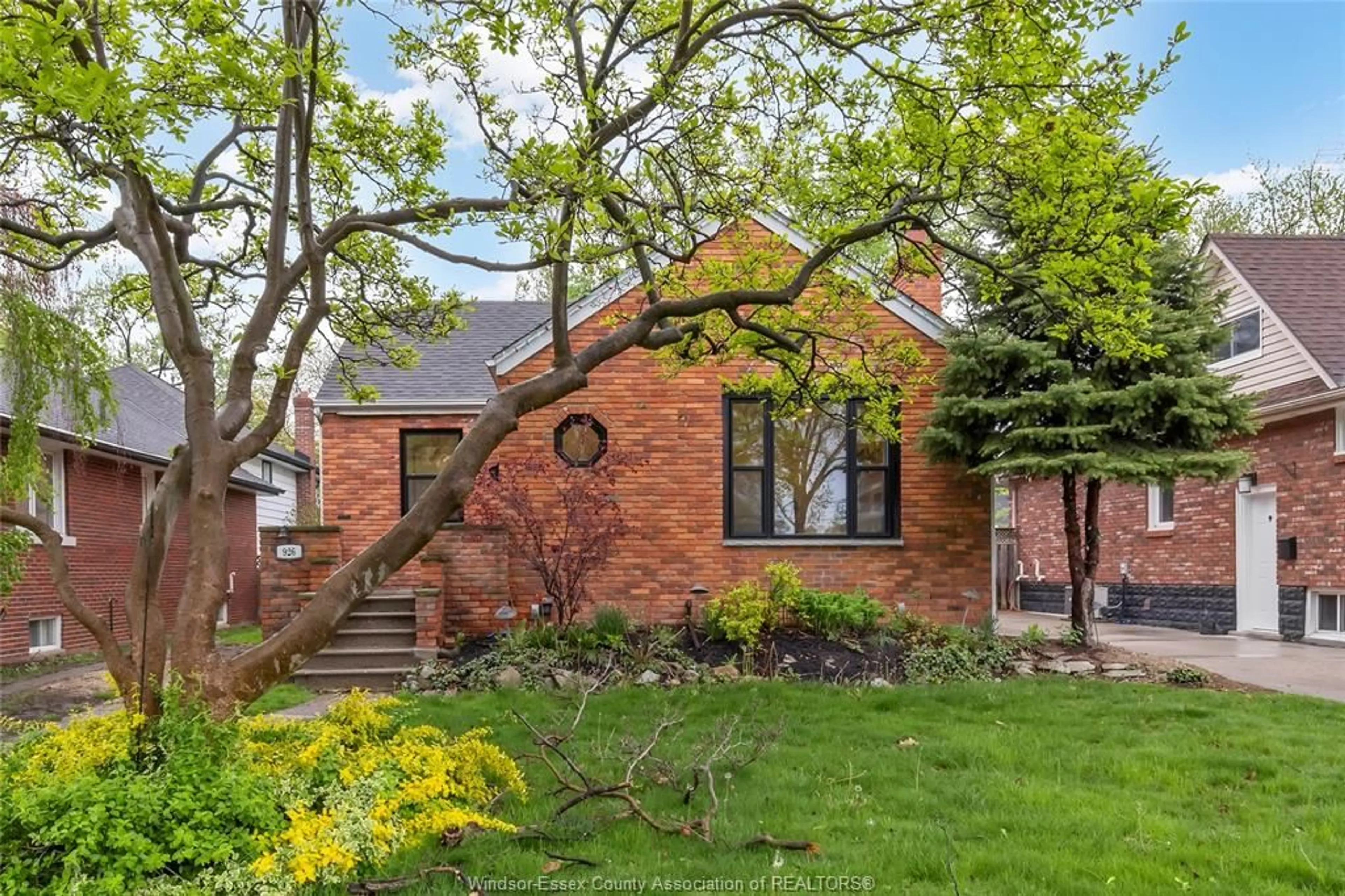 Home with brick exterior material, street for 926 HOMEDALE, Windsor Ontario N8S 2T2