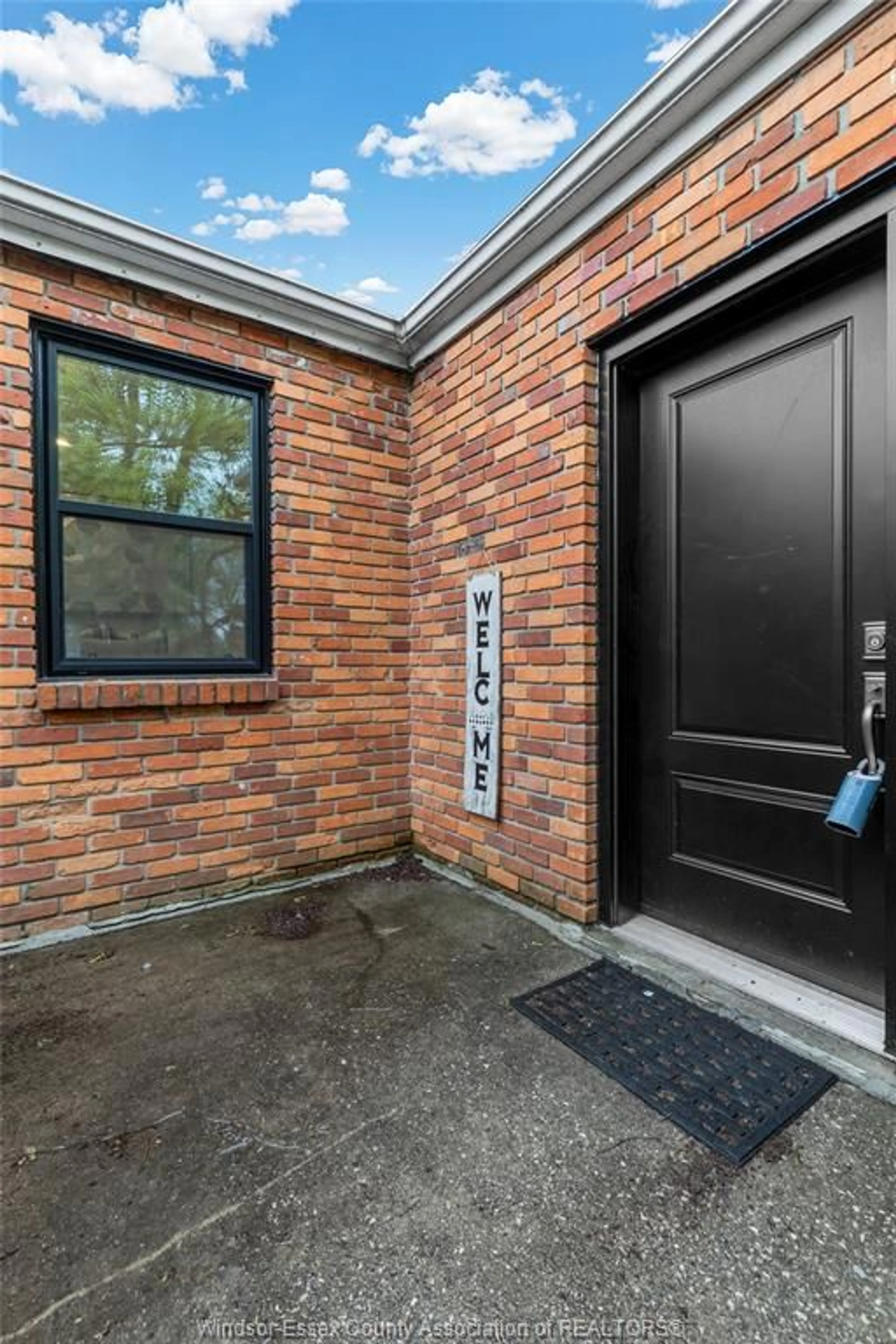 Home with brick exterior material, street for 926 HOMEDALE, Windsor Ontario N8S 2T2