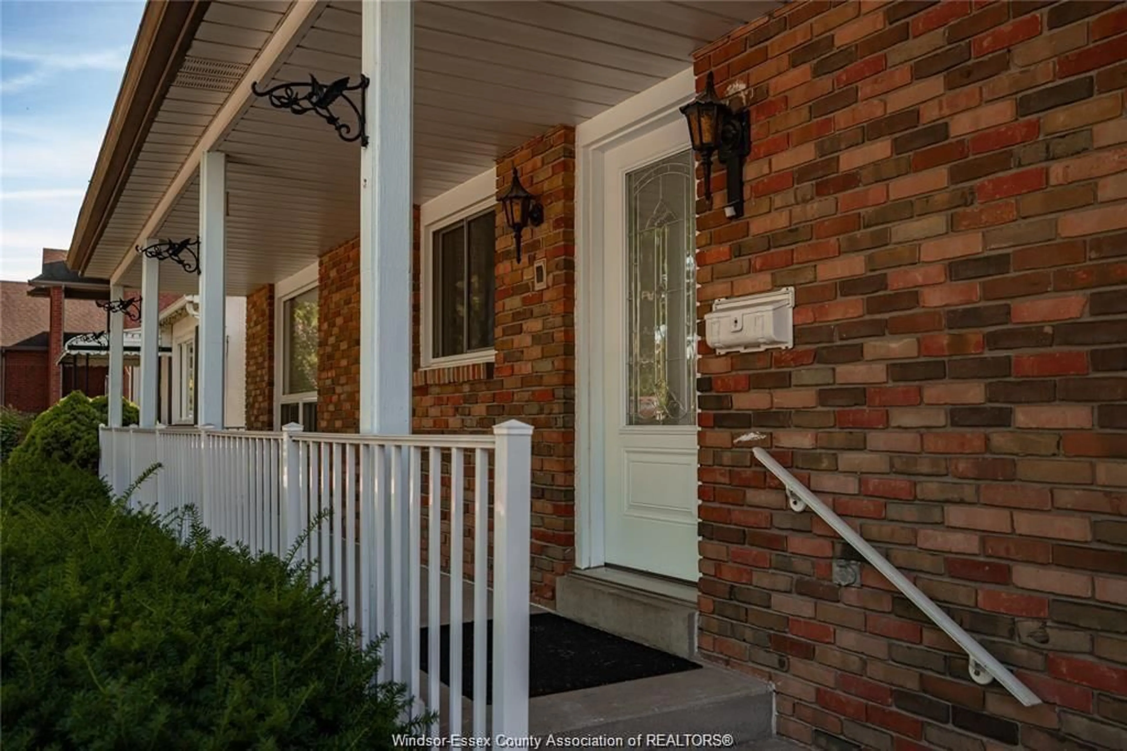 Unknown for 3039 California Ave, Windsor Ontario N9E 3K5