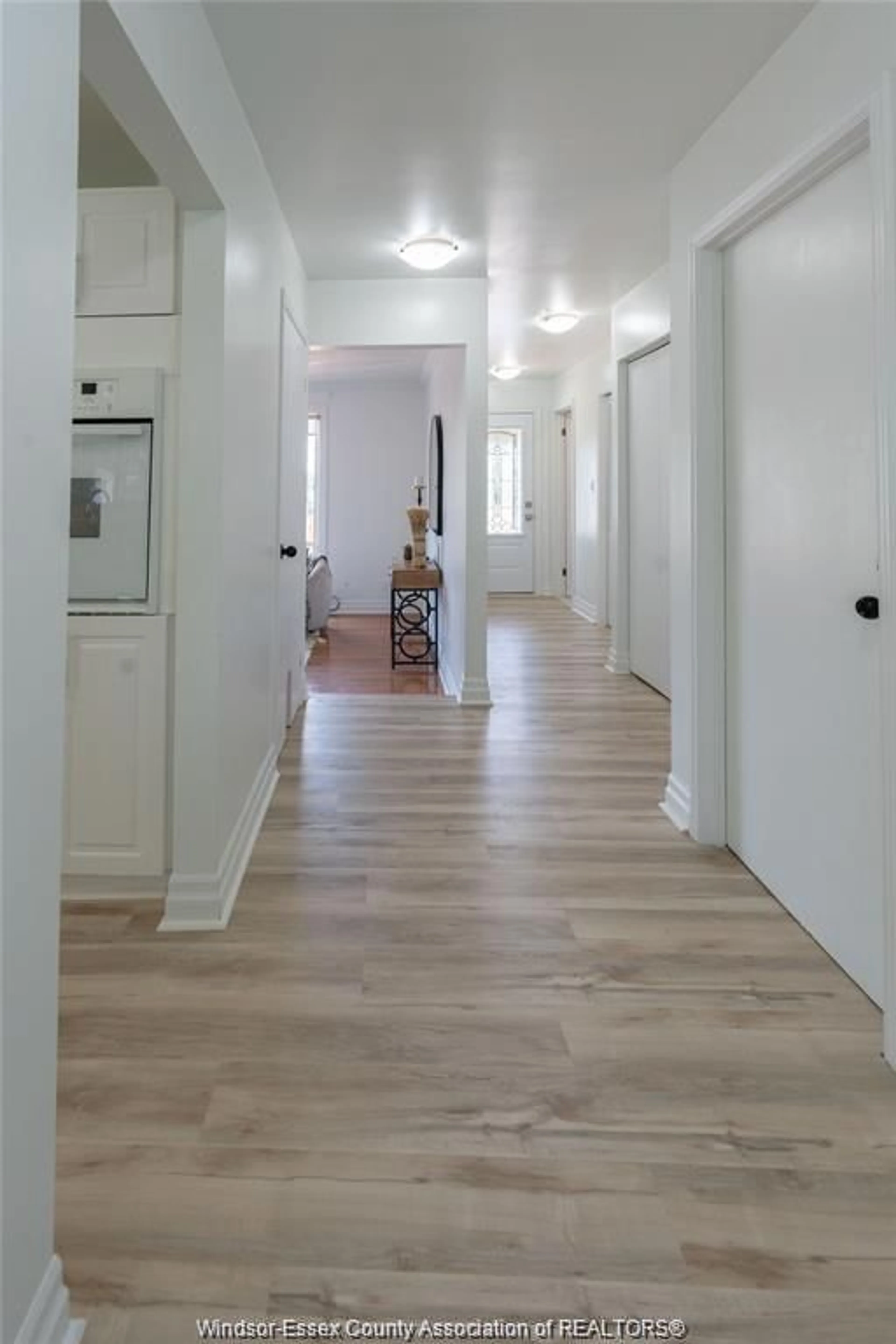 Indoor entryway for 3039 California Ave, Windsor Ontario N9E 3K5