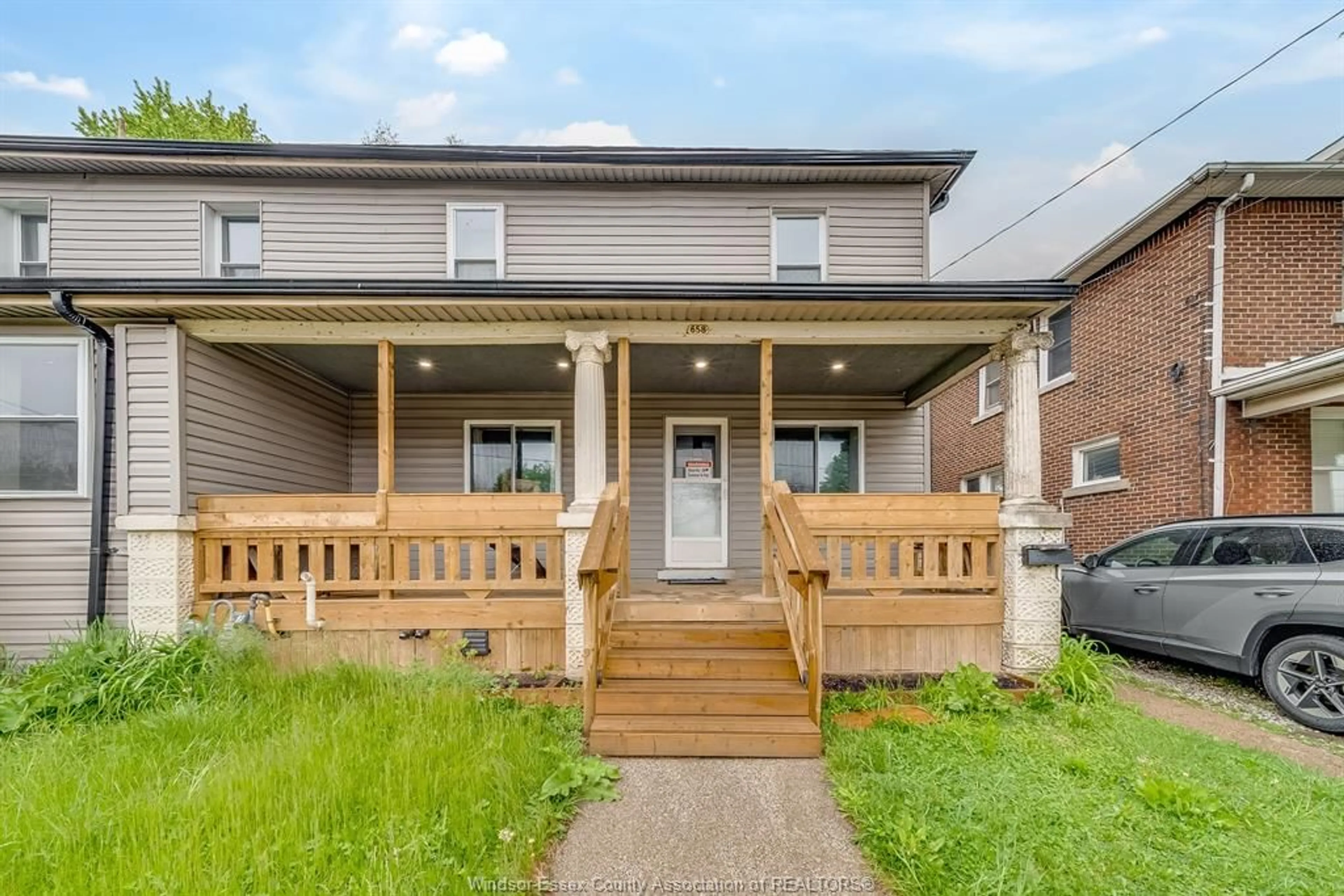 Unknown for 658 TOURNIER, Windsor Ontario N9C 3H2