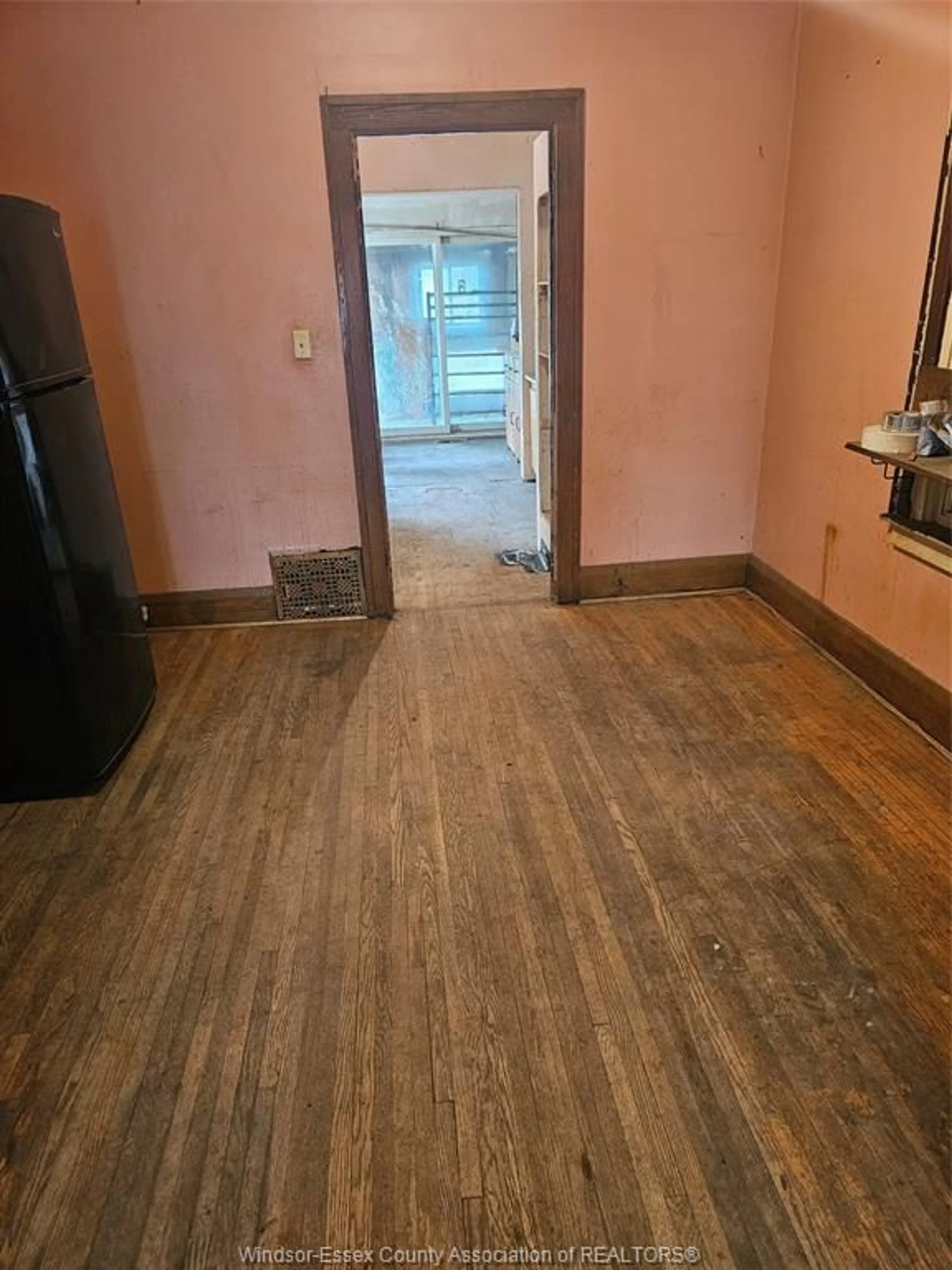 A pic of a room for 1448 LINCOLN, Windsor Ontario N8Y 2J1
