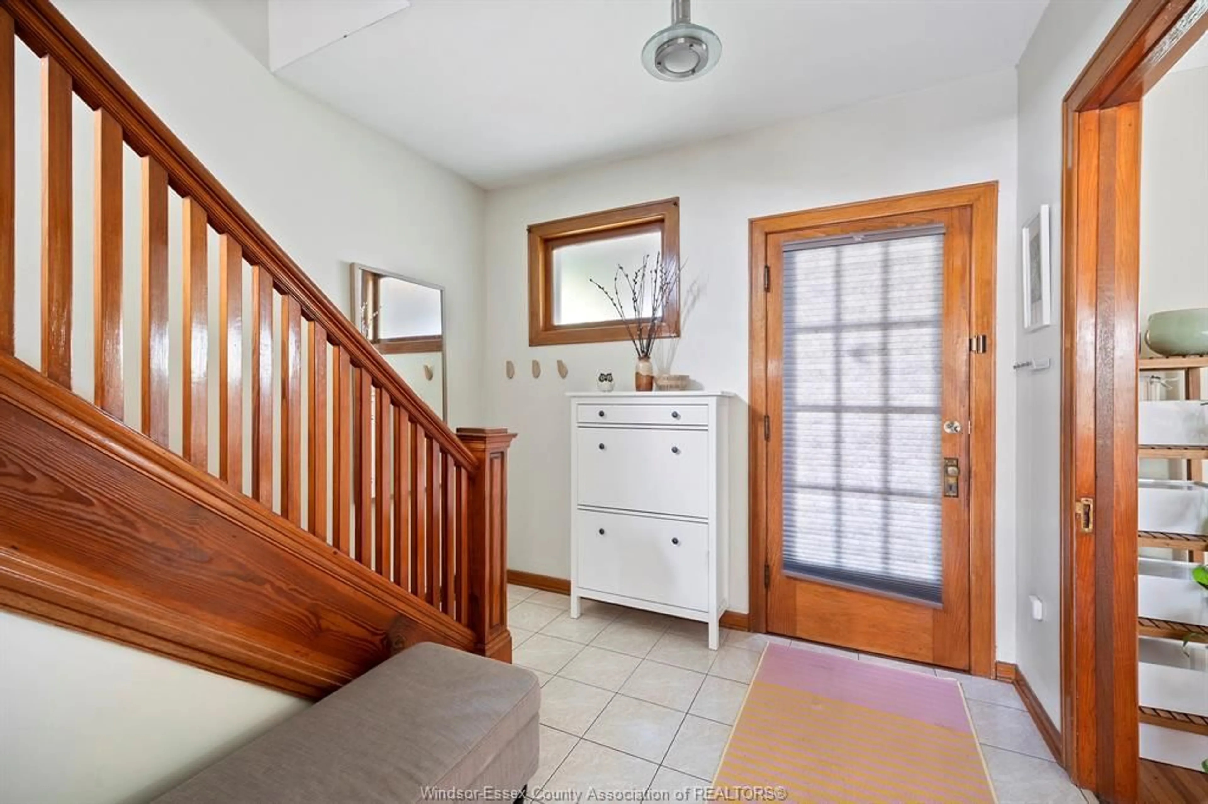 Indoor entryway for 1259 Windermere, Windsor Ontario N8Y 3E8