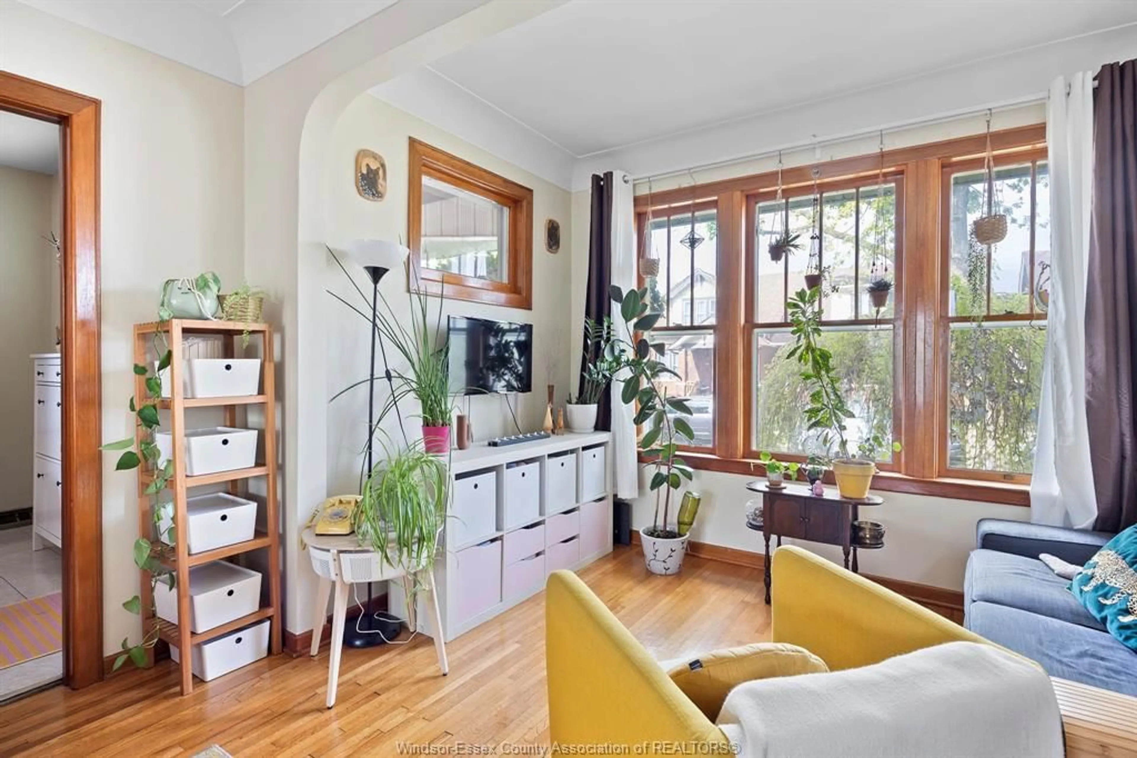 Living room with furniture, unknown for 1259 Windermere, Windsor Ontario N8Y 3E8