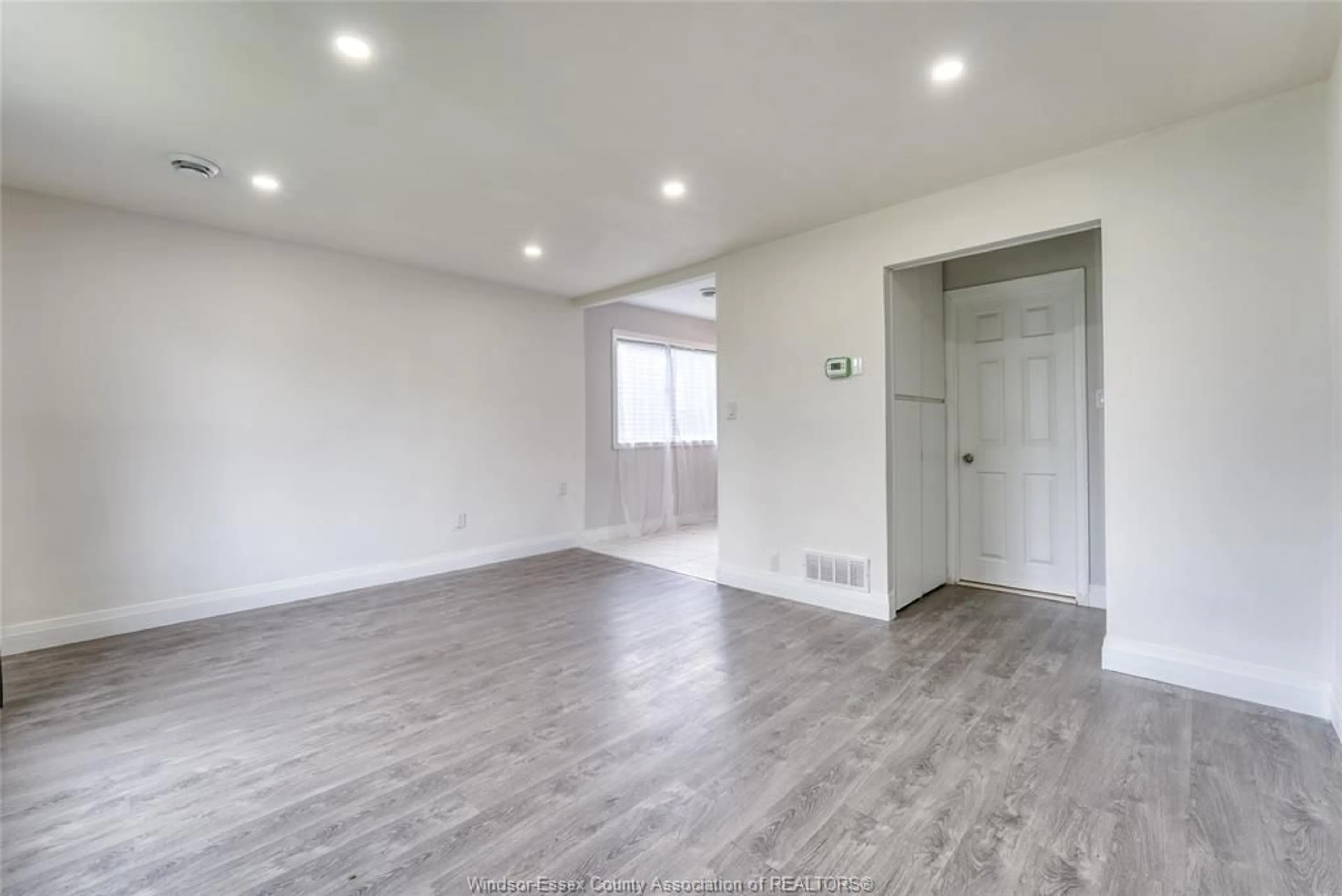 A pic of a room for 1212 Elm Ave, Windsor Ontario N8X 2B5