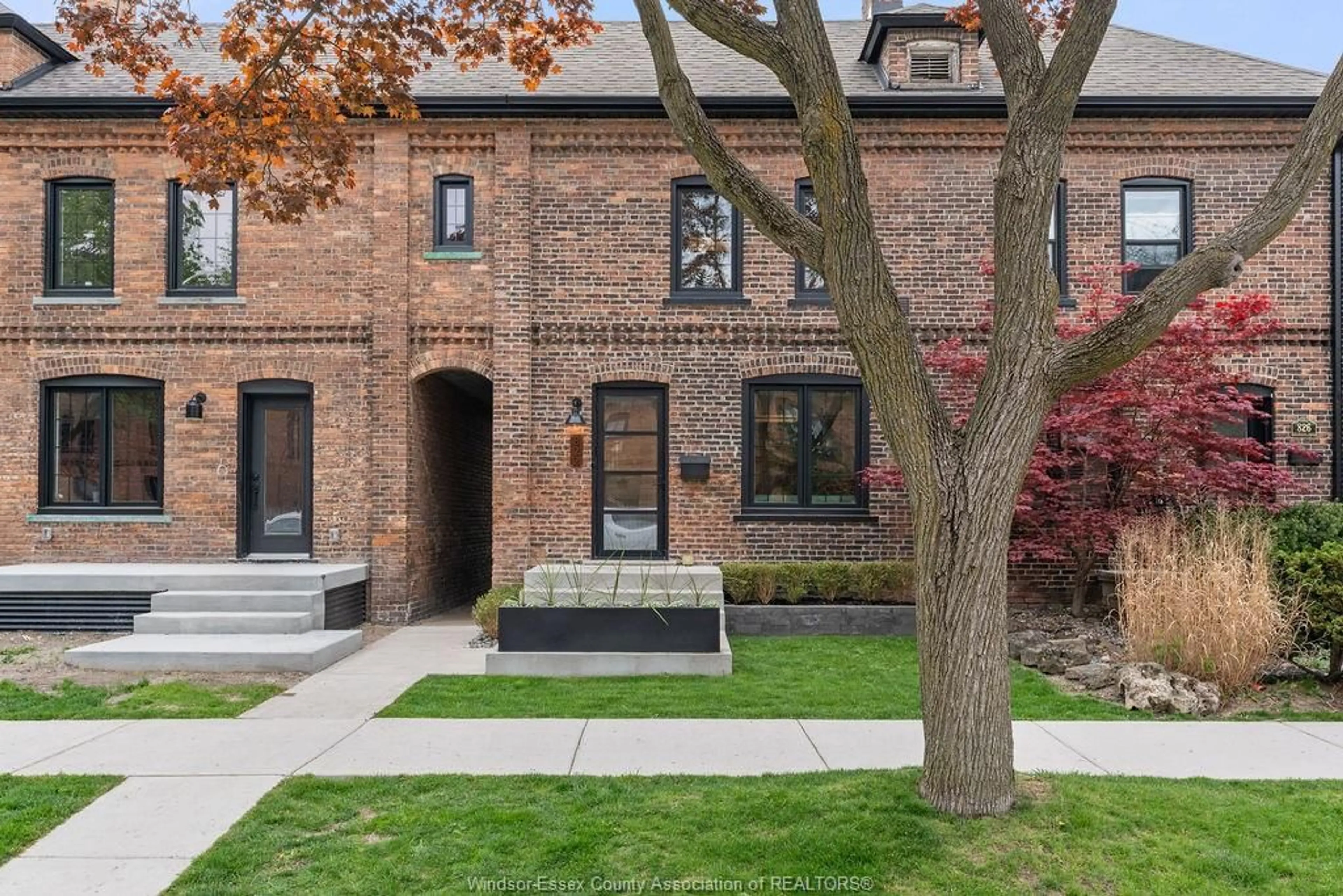 Home with brick exterior material, street for 822 MONMOUTH, Windsor Ontario N8Y 3L4